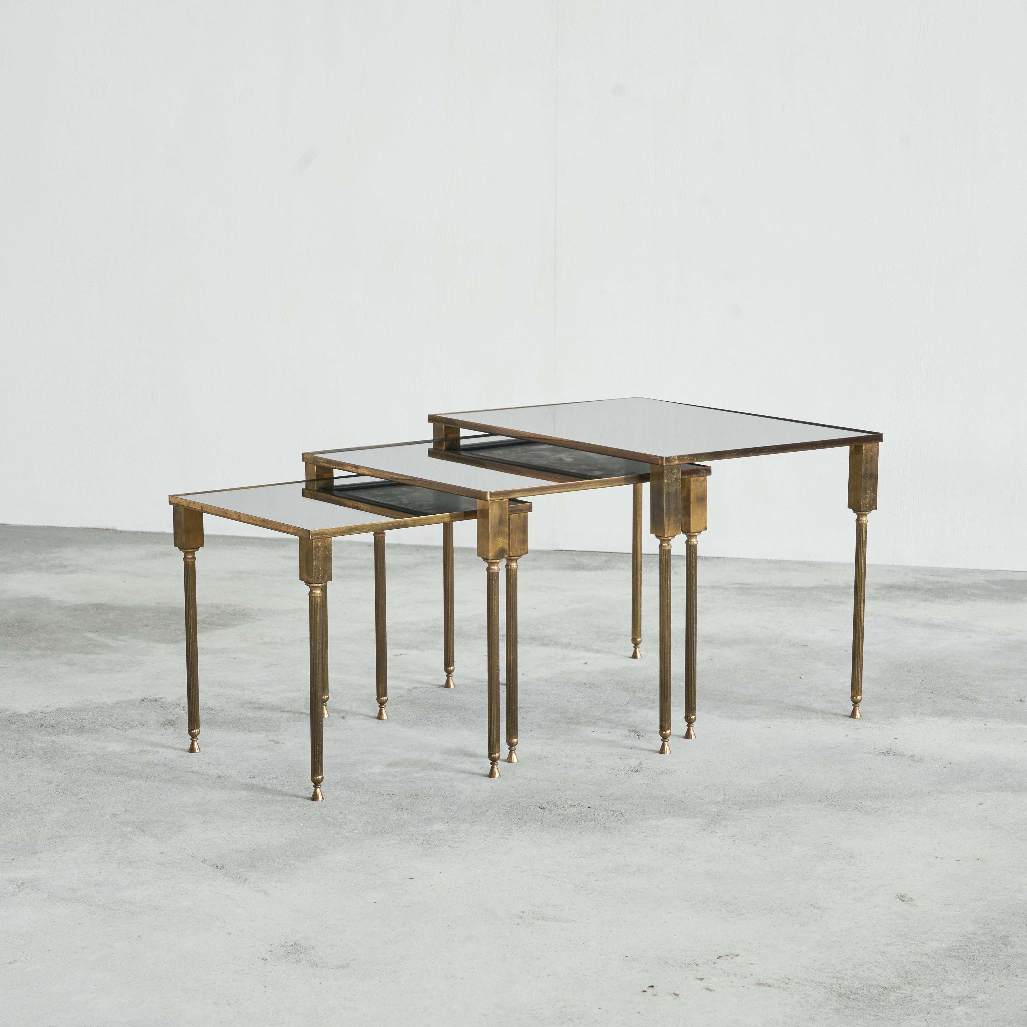 Maison Charles Set of 3 Nesting Tables in Patinated Brass and Mirror Glass 1960s In Good Condition In Tilburg, NL