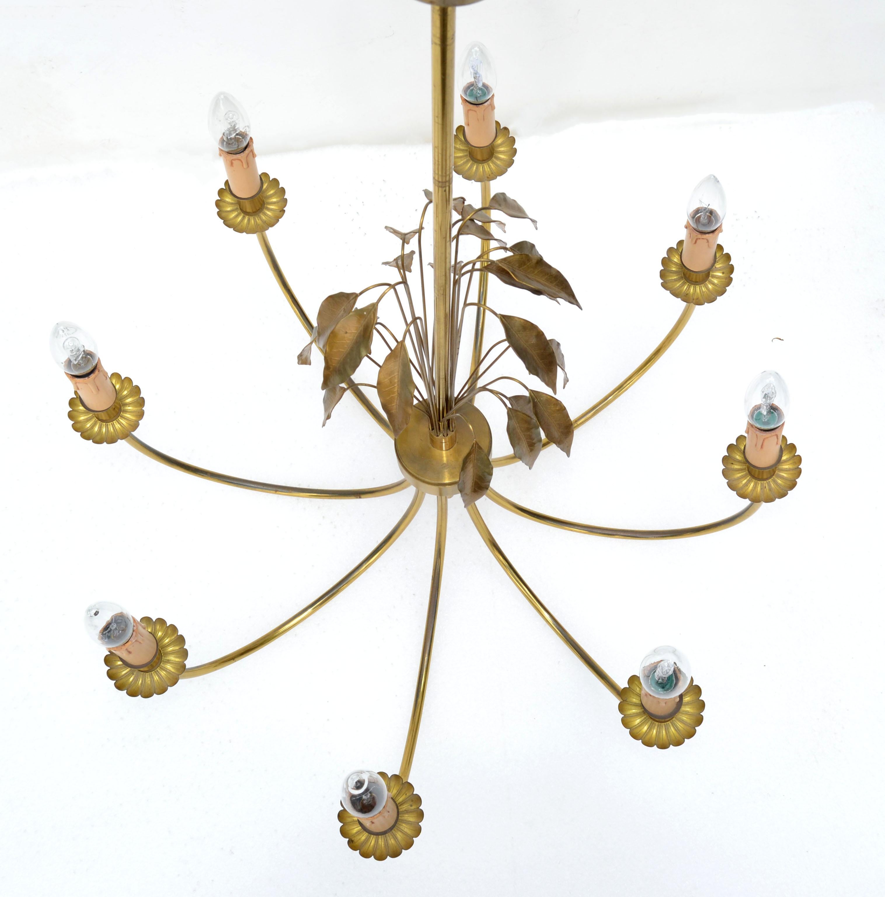 Maison Charles Style Feuilles Gold Leaf & Brass 8-Light Chandelier France 1960 In Good Condition For Sale In Miami, FL