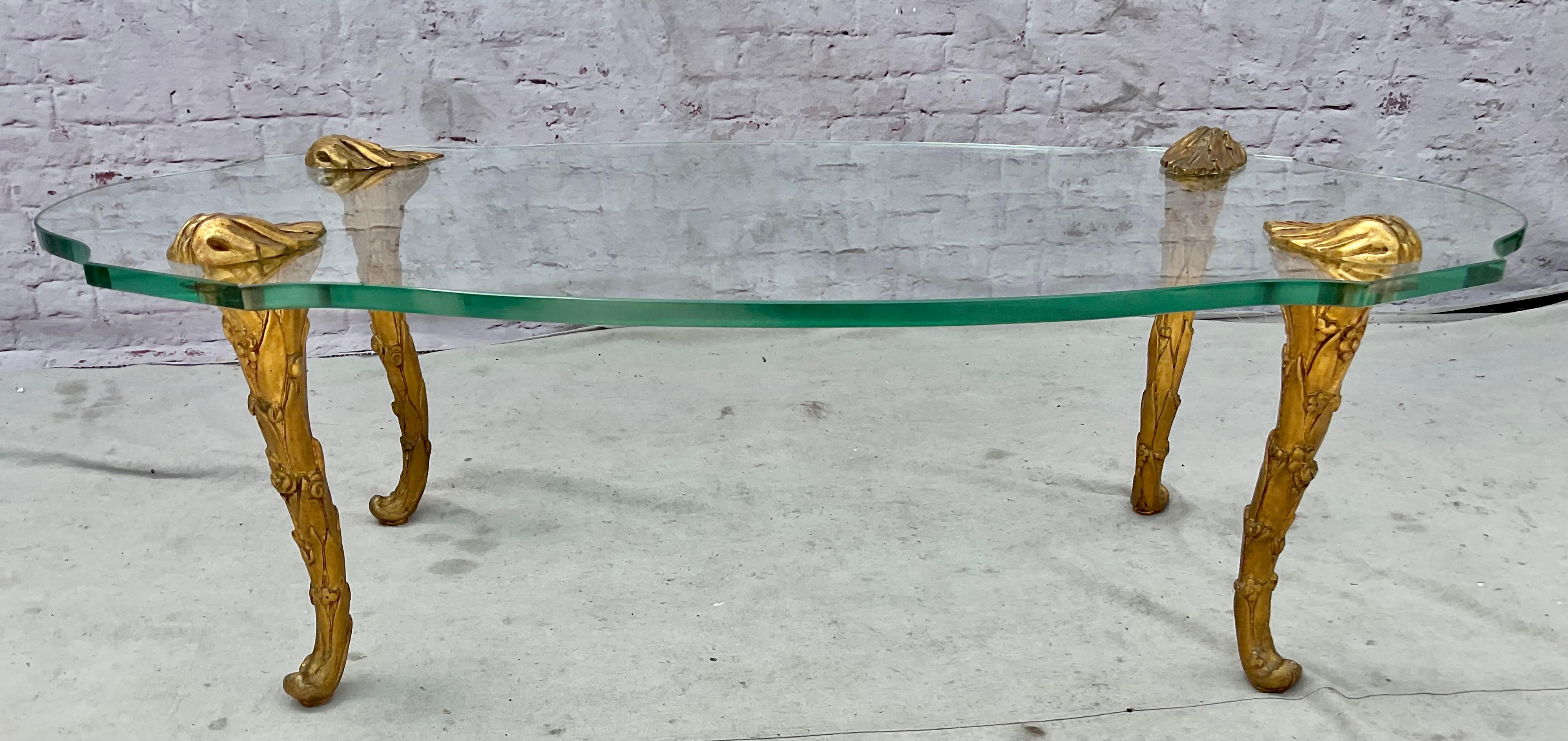 Maison Charles Stil Giltwood und Glas Couchtisch 1960er Jahre im Angebot 1