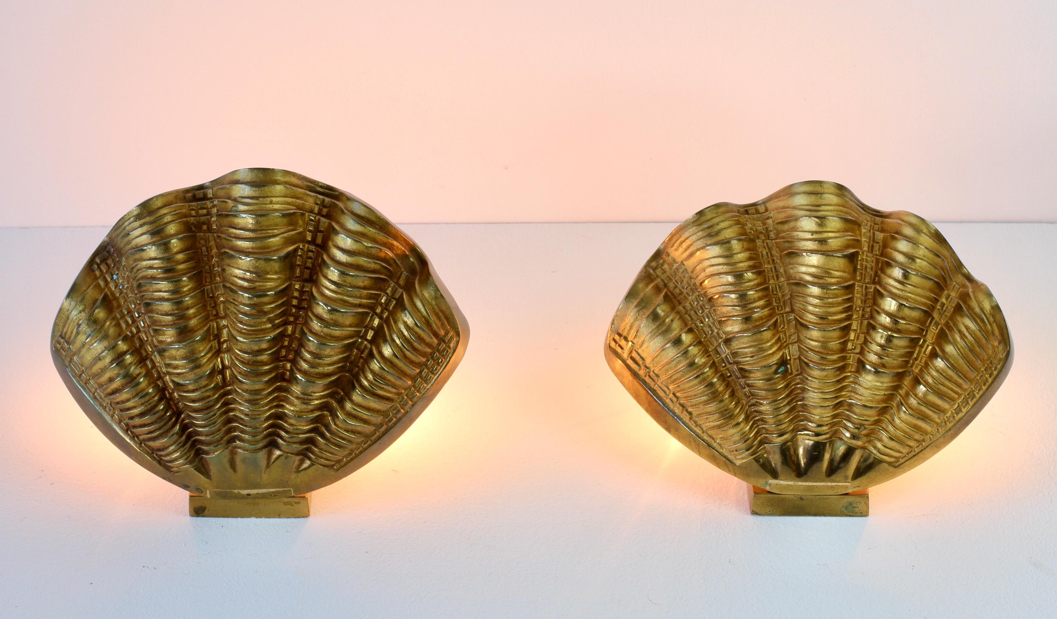 Maison Charles Style Pair of Mid-Century Bronze Clam Shell Wall Lights Sconces In Good Condition In Landau an der Isar, Bayern