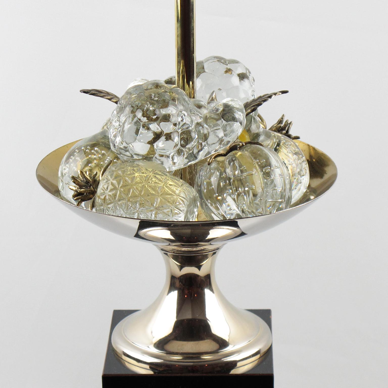 Français Rare lampe de table en métal doré et cristal de la Maison Charles Paris, vers 1960 en vente