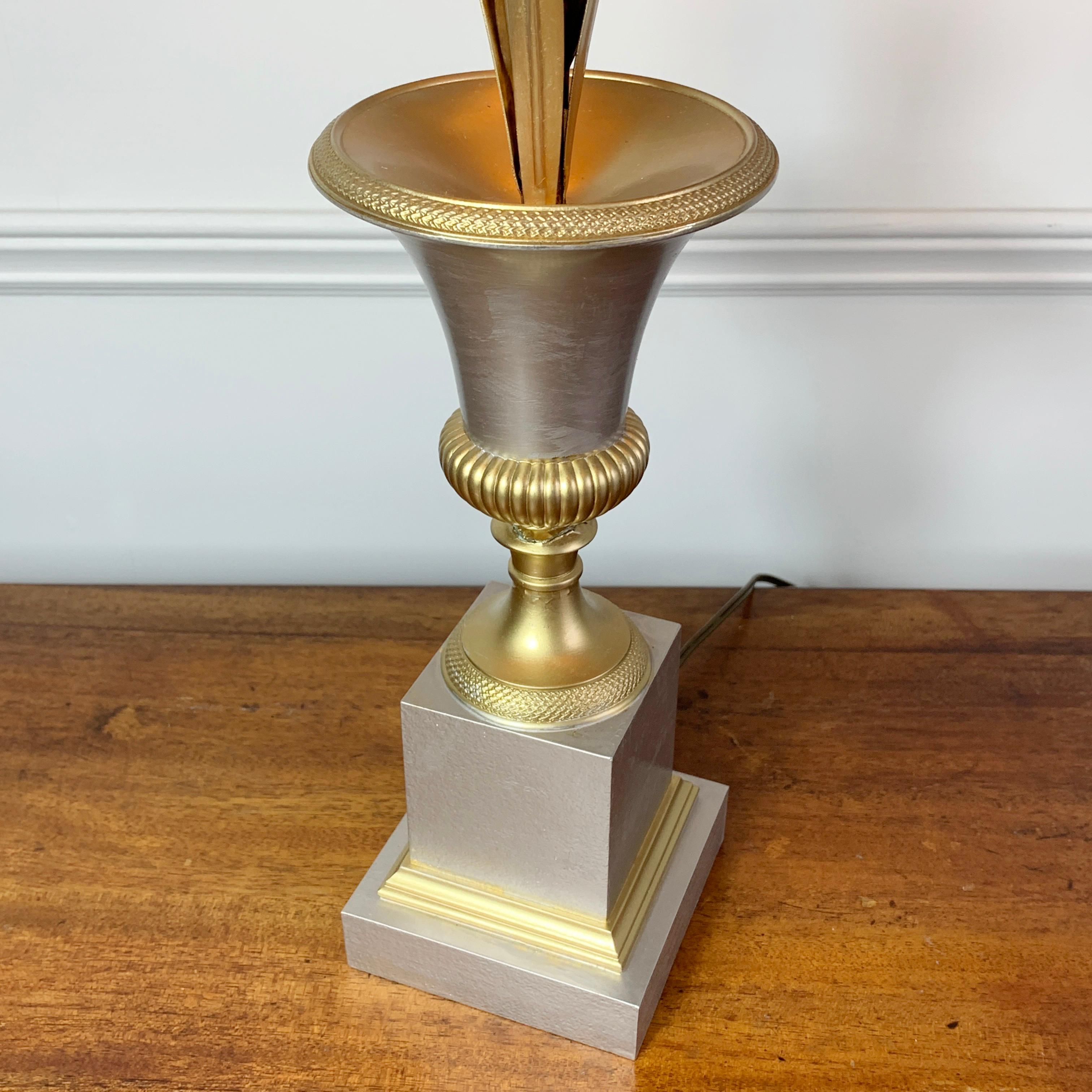 Fin du 20e siècle Lampe de bureau Roseaux argentée et dorée Maison Charles en vente