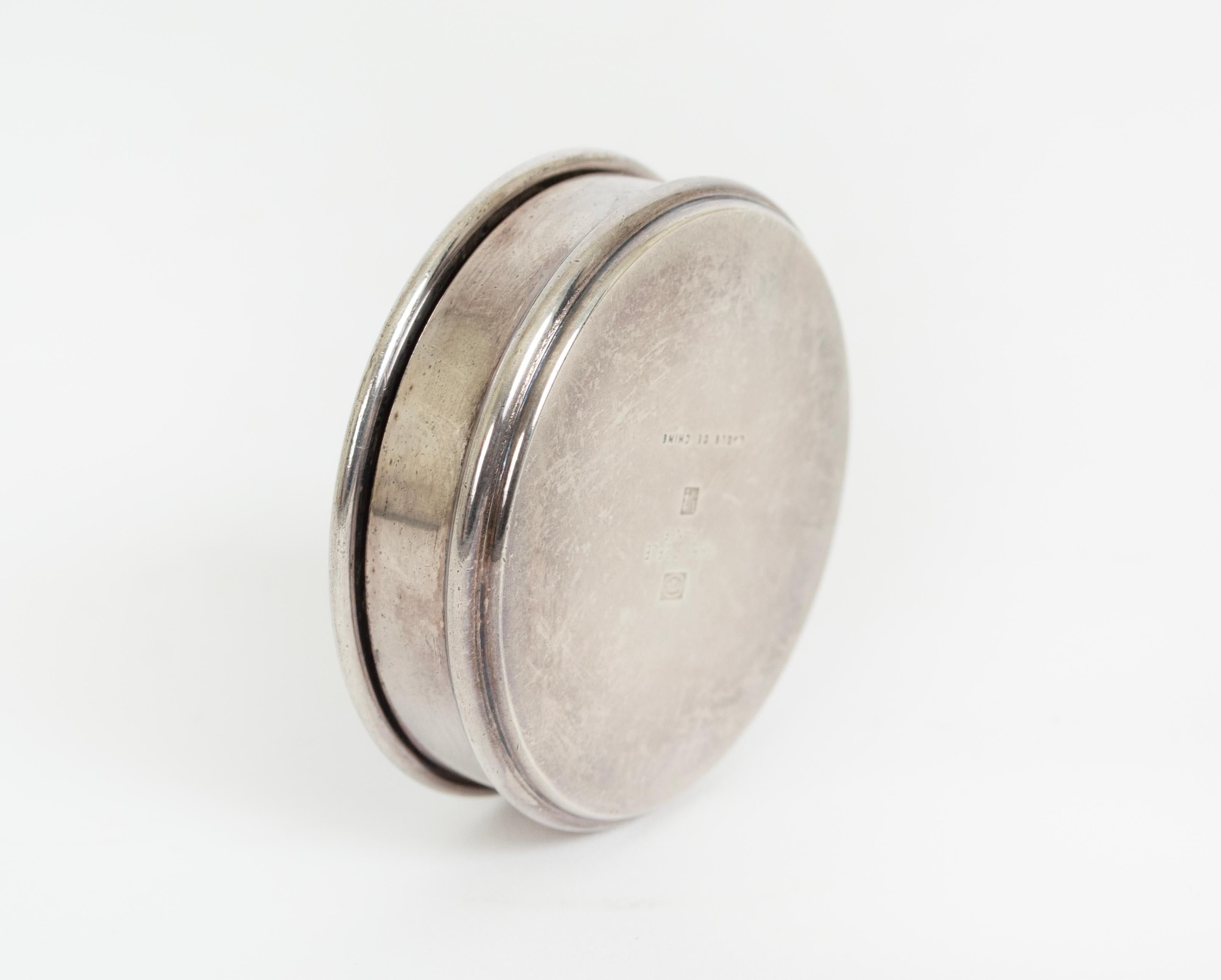 Caja de baratijas Maison Christofle Art Déco Negro Talismán Laca de China - 1986 en Excelente estado para la venta en Tucson, AZ