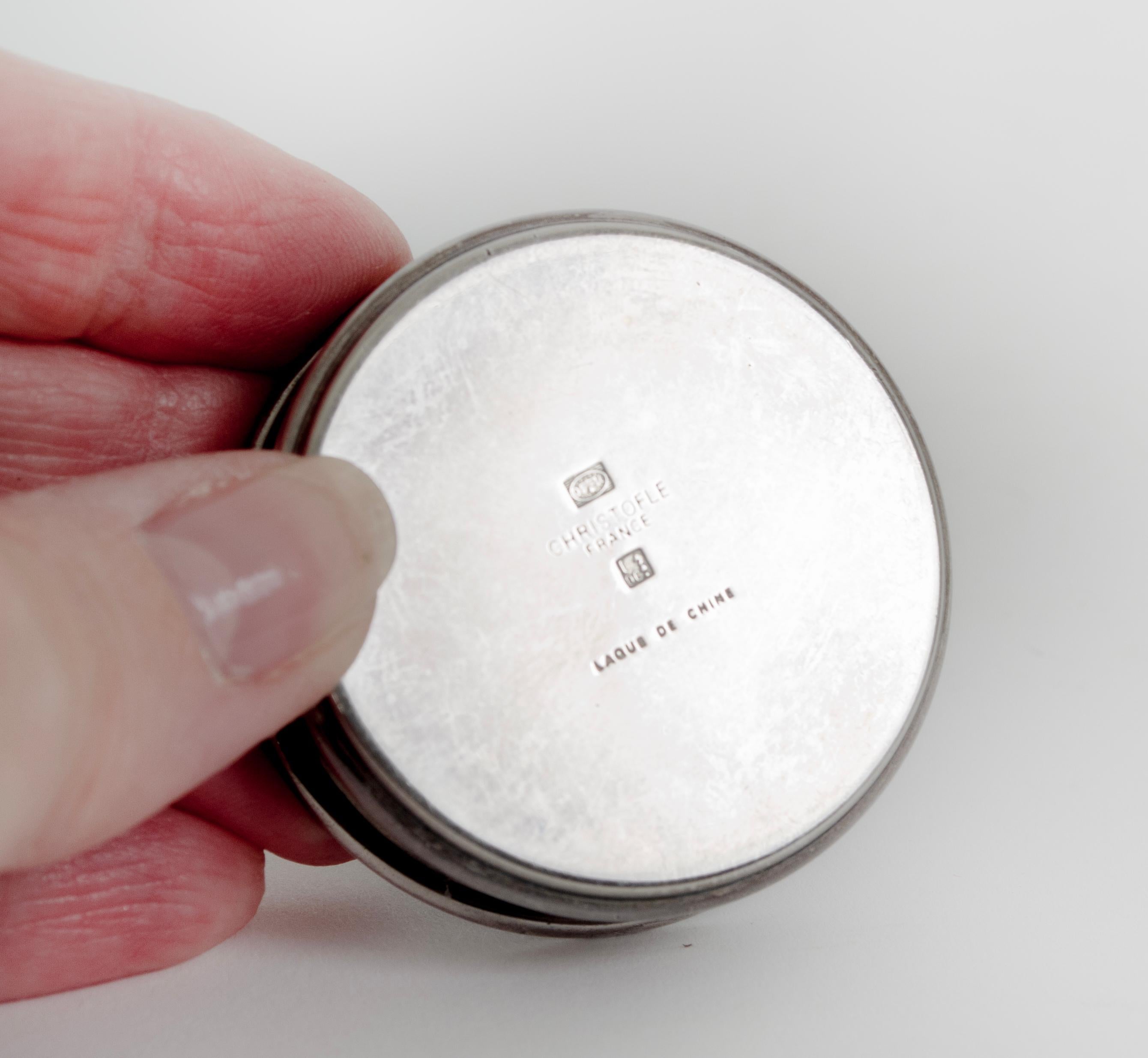 Caja de baratijas Maison Christofle Art Déco Negro Talismán Laca de China - 1986 en venta 3