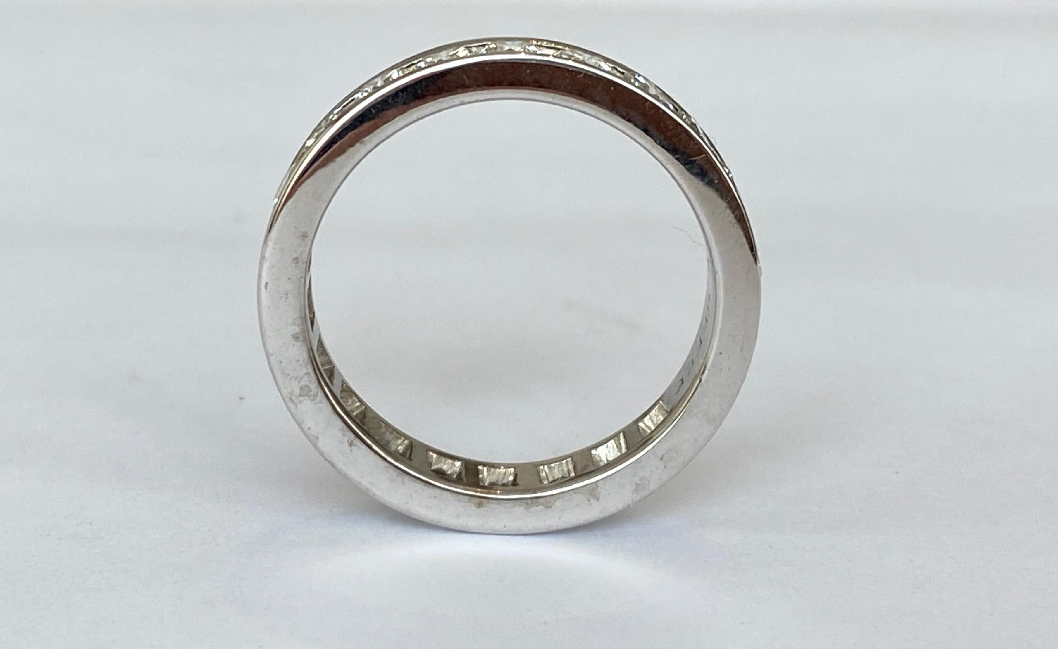 Brilliant Cut Maison De Greef  White Gold Alliance Ring Approx 2.20 Carat For Sale