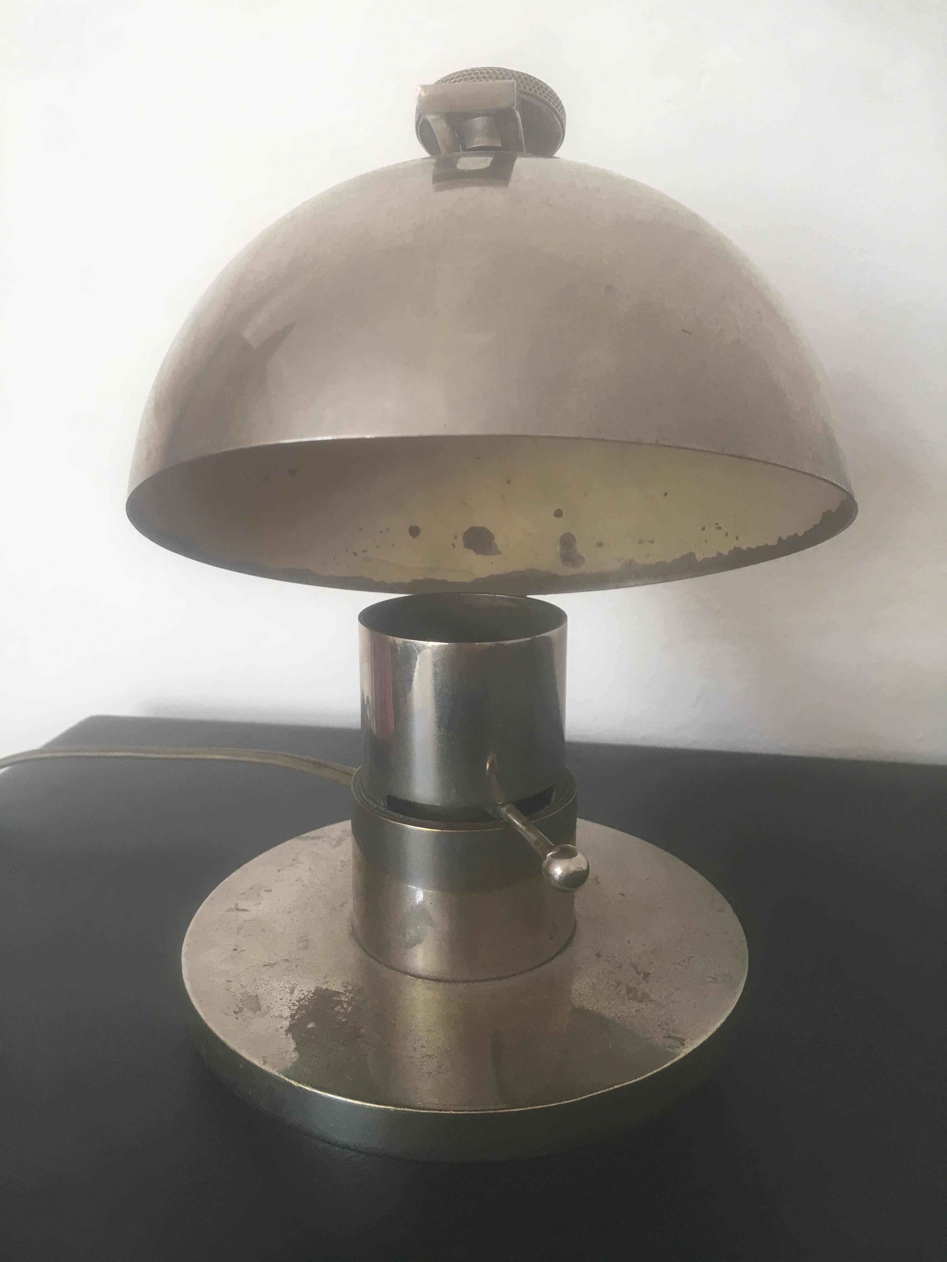 Maison Desny Art Deco Modernist Nickeled Metal Table Lamp, French, 1930s In Good Condition For Sale In Aix En Provence, FR
