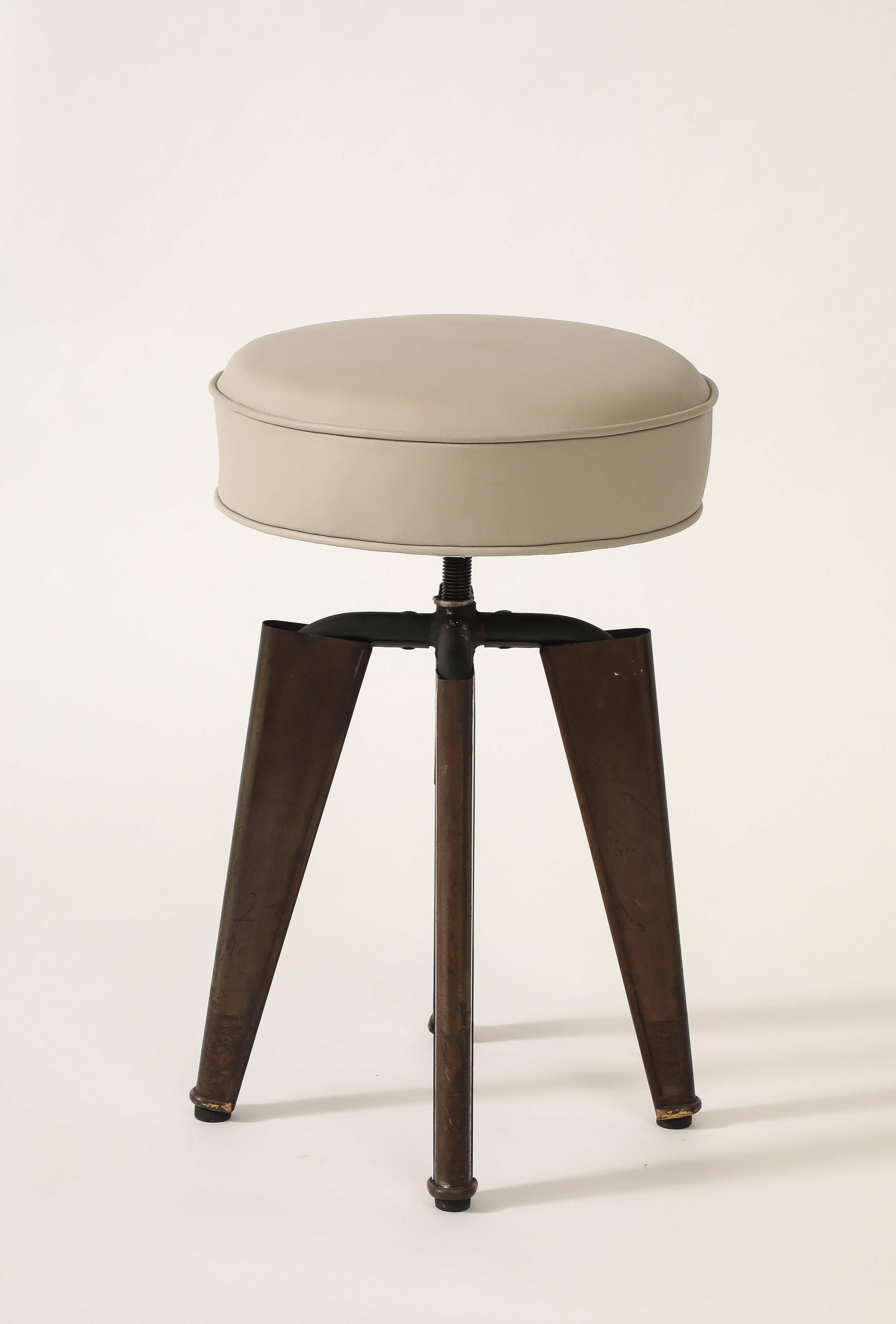Tabouret 'Clemenceau' de la Maison Dominique en vente 6