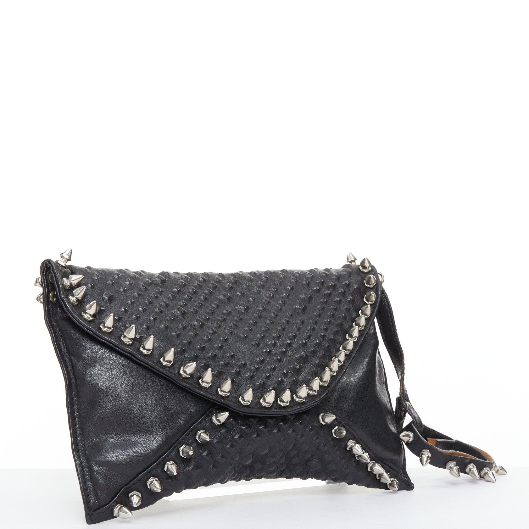 Noir MAISON DU POSH - Pochette enveloppante en cuir clouté ton sur ton avec pointes argentées en vente