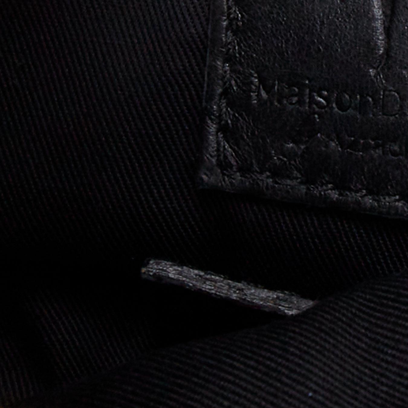MAISON DU POSH - Pochette enveloppante en cuir clouté ton sur ton avec pointes argentées en vente 4