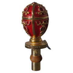 Maison Fabergé Imperial Egg Flaschenverschluss, rotes Emaille und vergoldetes Metall