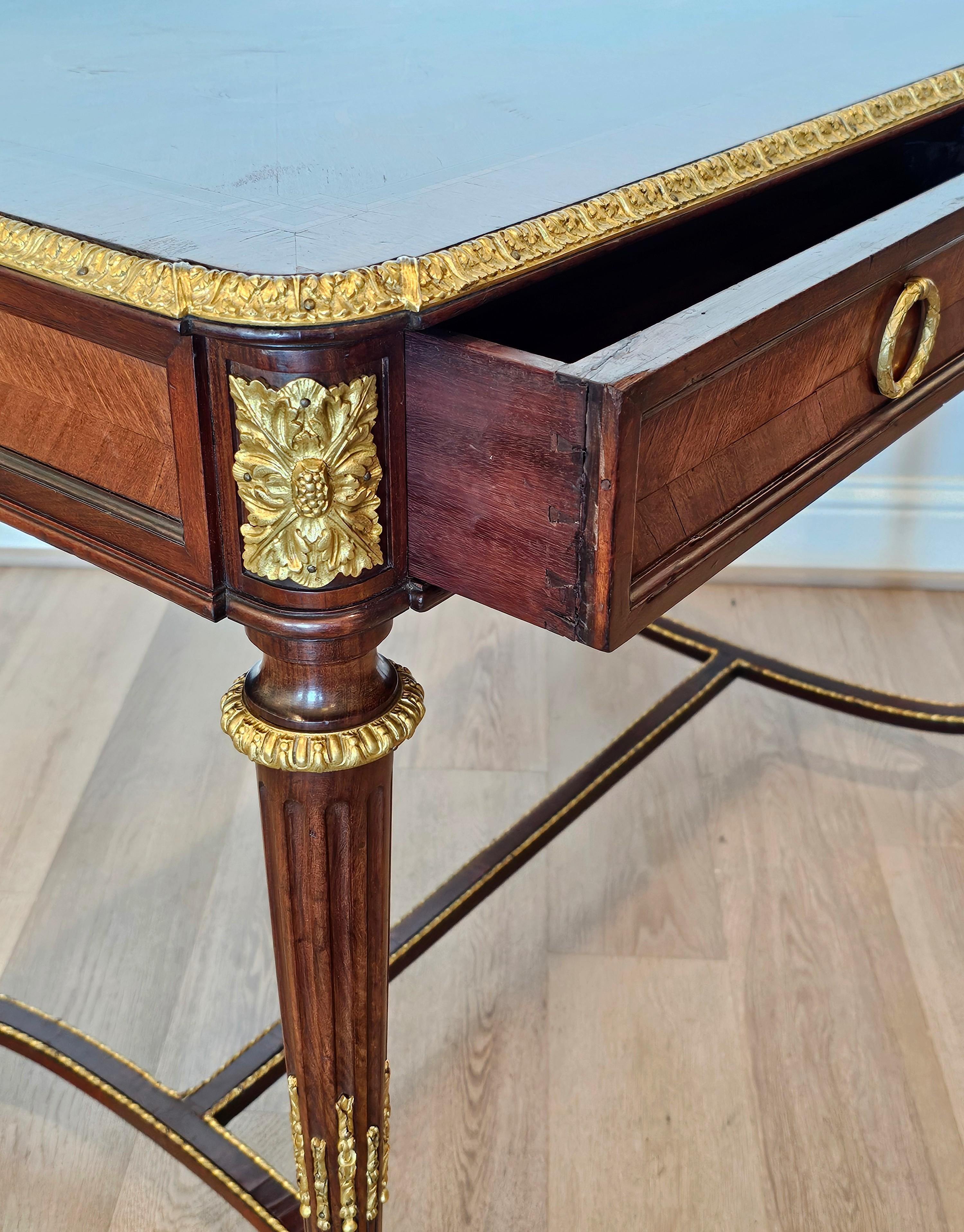 Table à écrire de style Louis XVI signée Maison Forest - Fin du 19e siècle en vente 8