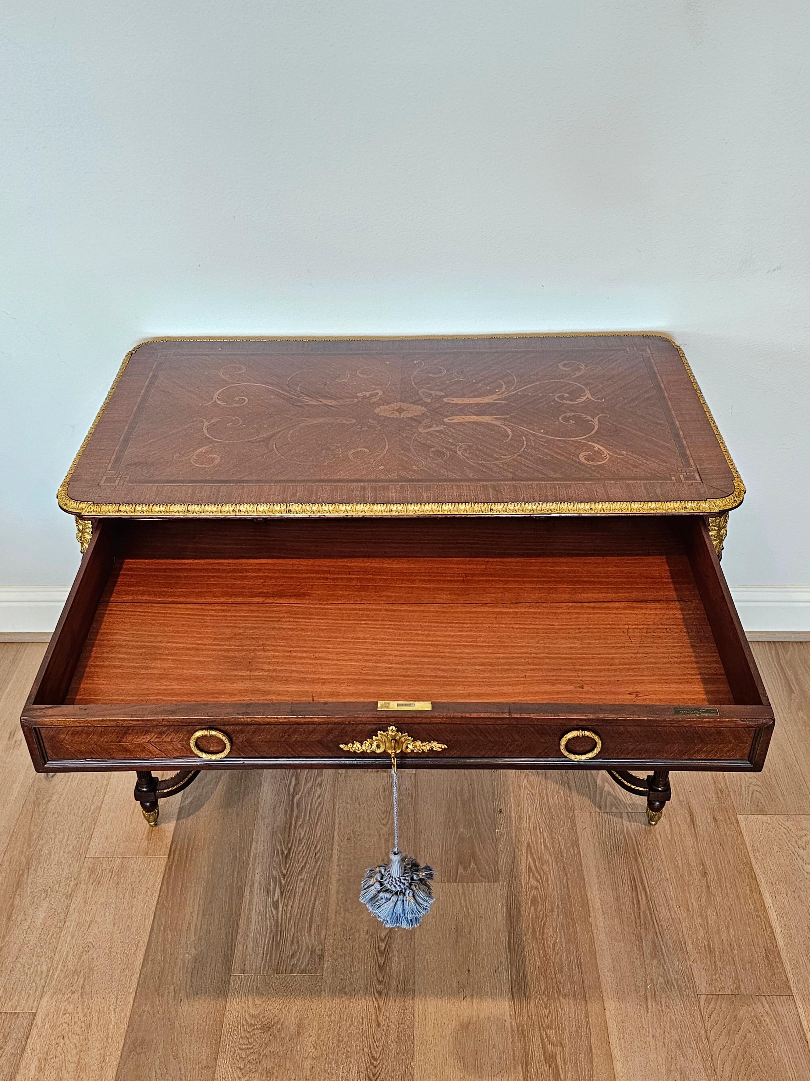 Table à écrire de style Louis XVI signée Maison Forest - Fin du 19e siècle en vente 12