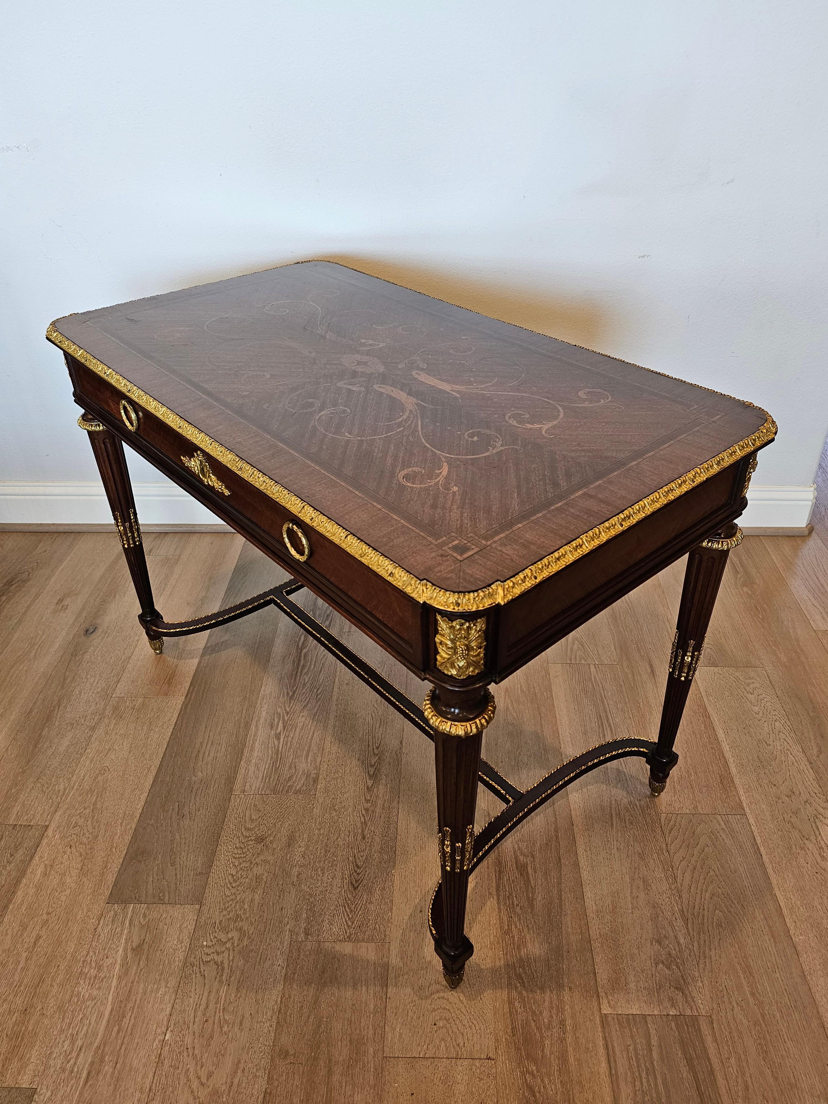Table à écrire de style Louis XVI signée Maison Forest - Fin du 19e siècle Bon état - En vente à Forney, TX