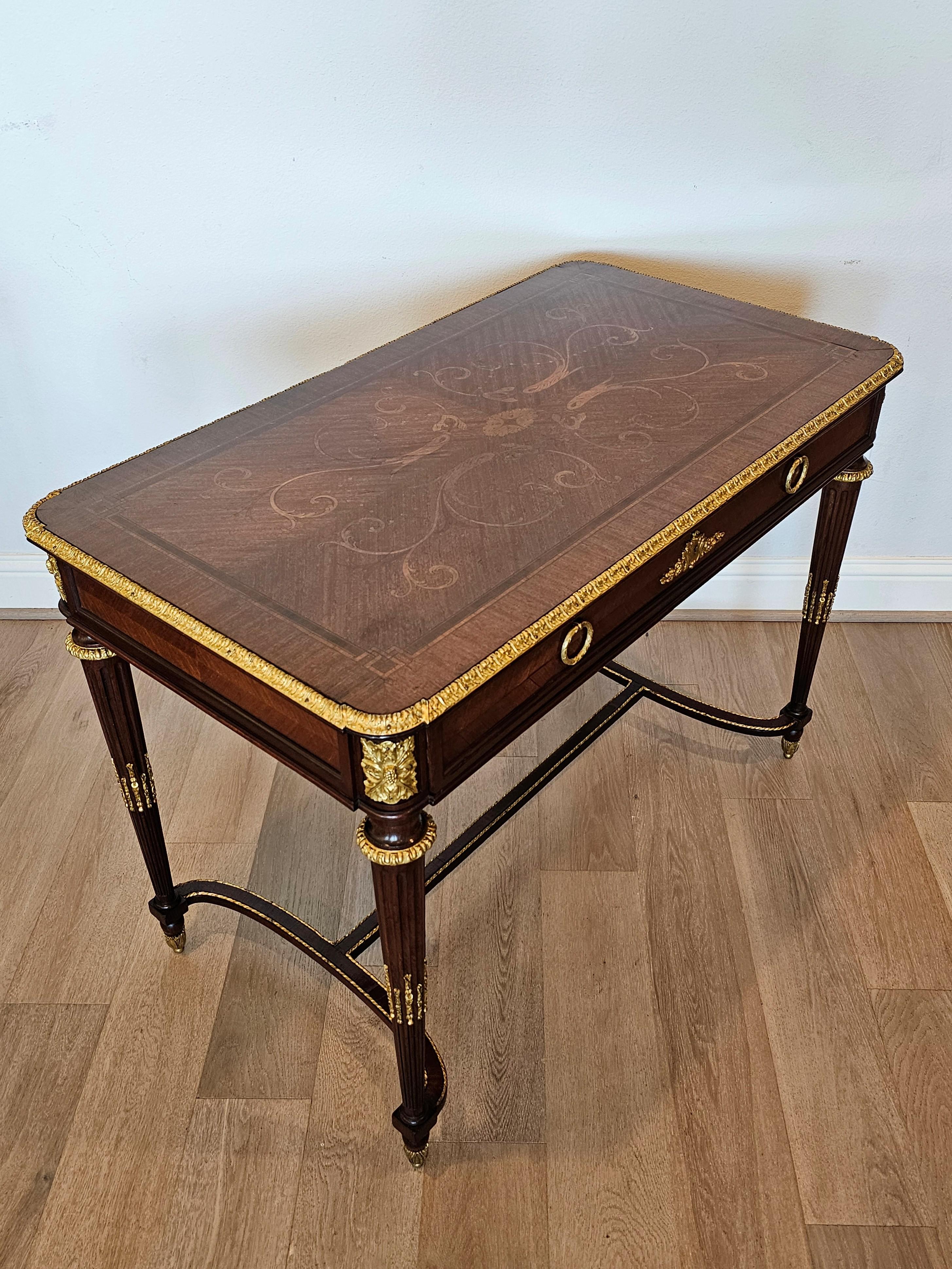 Table à écrire de style Louis XVI signée Maison Forest - Fin du 19e siècle en vente 1