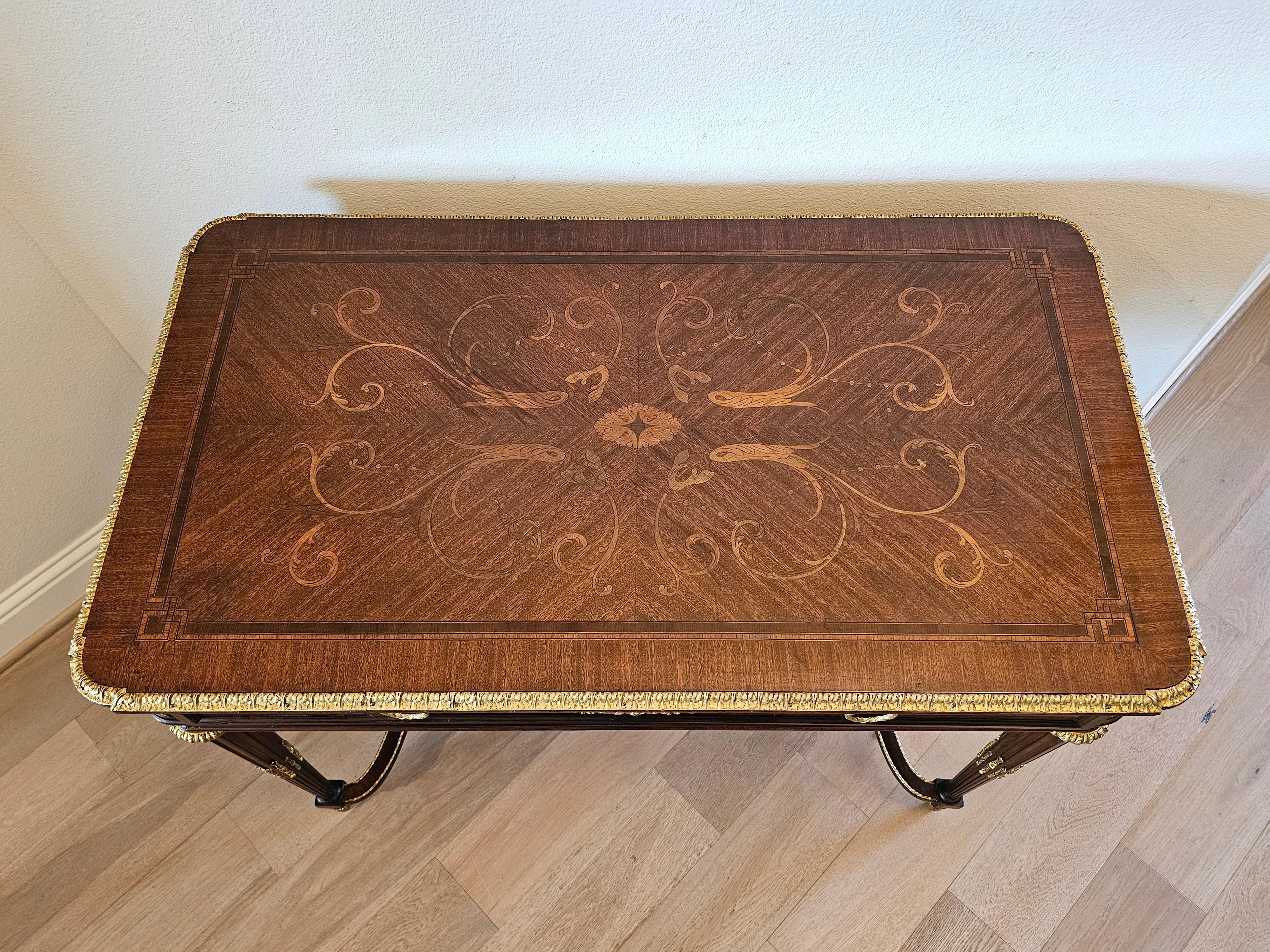 Table à écrire de style Louis XVI signée Maison Forest - Fin du 19e siècle en vente 2