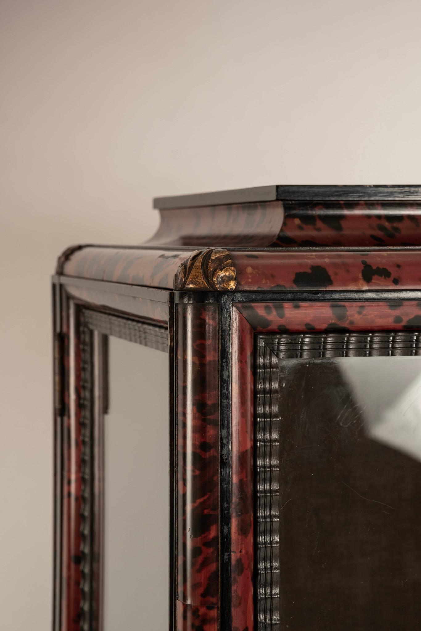 Belge Maison Franck  Vitrine en écaille de style Louis XV en vente