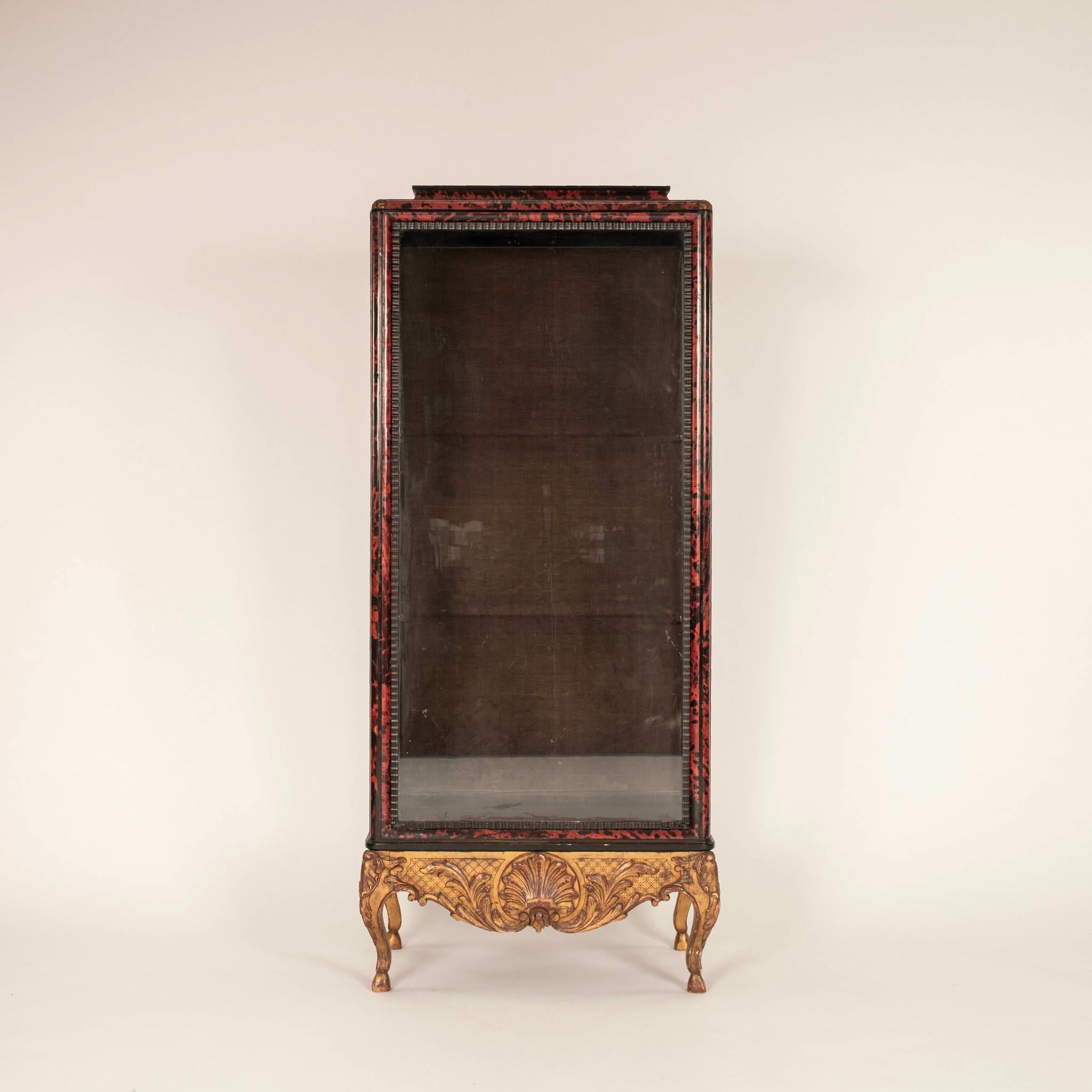 Maison Franck  Vitrine en écaille de style Louis XV en vente 1