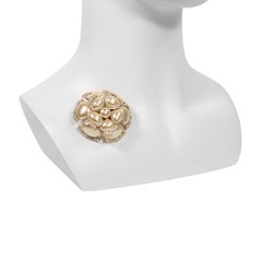 Maison Gripoix Broche à couches de couleur crème avec cristaux