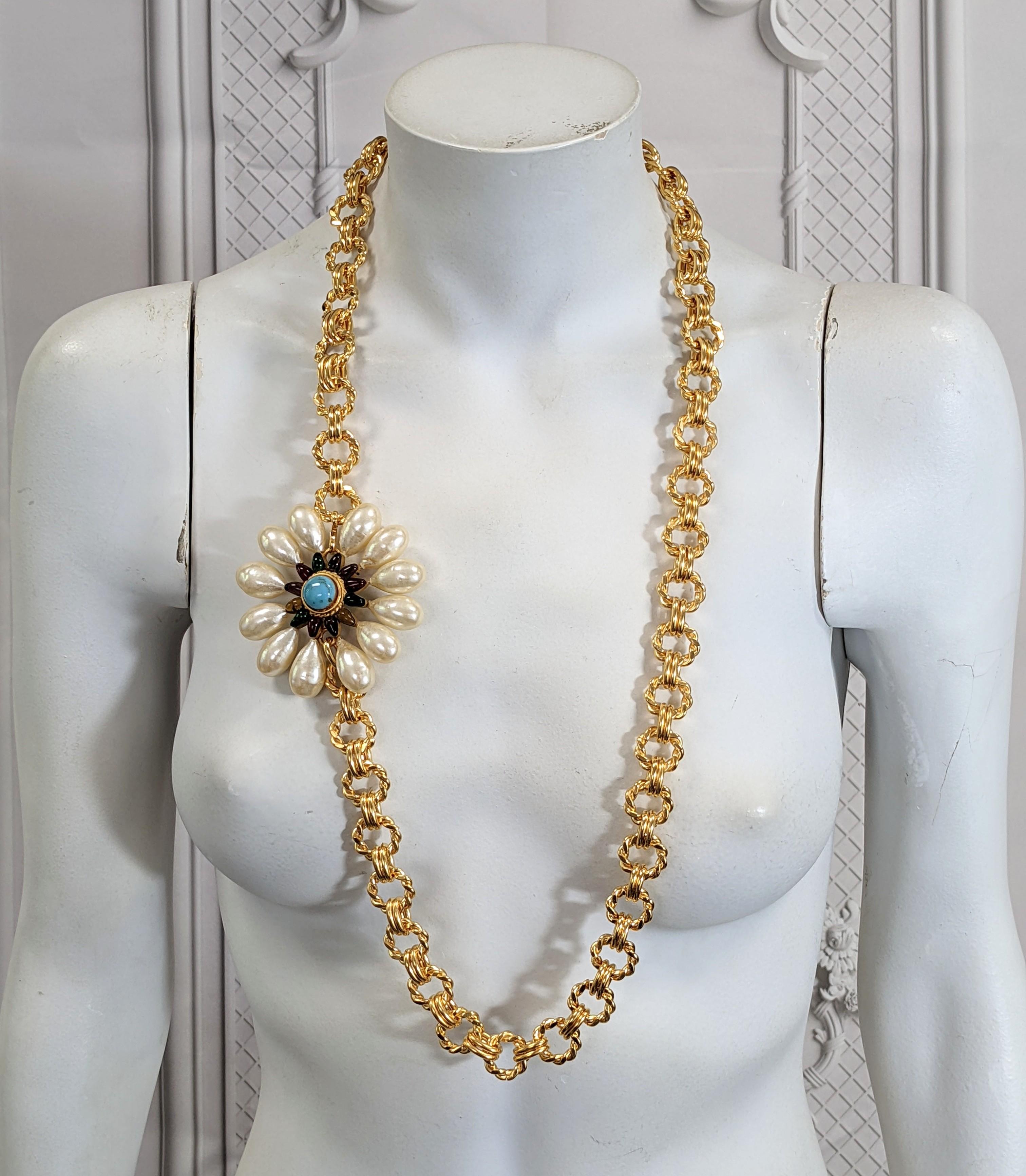 Maison Gripoix for Chanel Collana a catena con perle barocche e testa di fiore in vendita 6