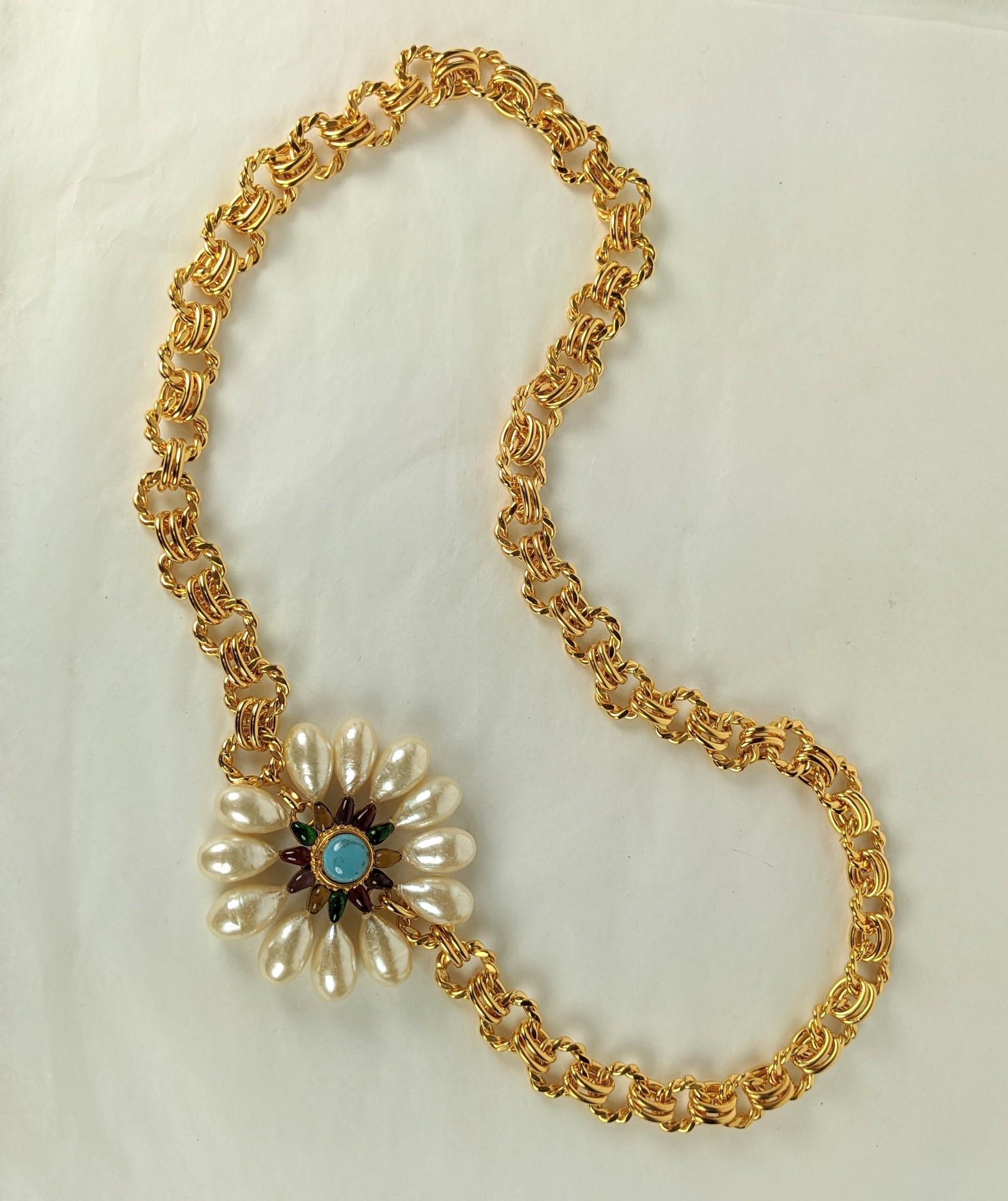 Maison Gripoix for Chanel Collana a catena con perle barocche e testa di fiore In condizioni ottime in vendita a New York, NY
