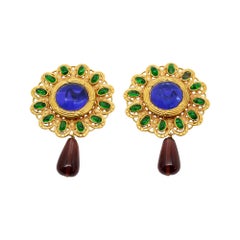 Maison Gripoix Pendientes colgantes vintage azules, verdes y rojos Circa años 80