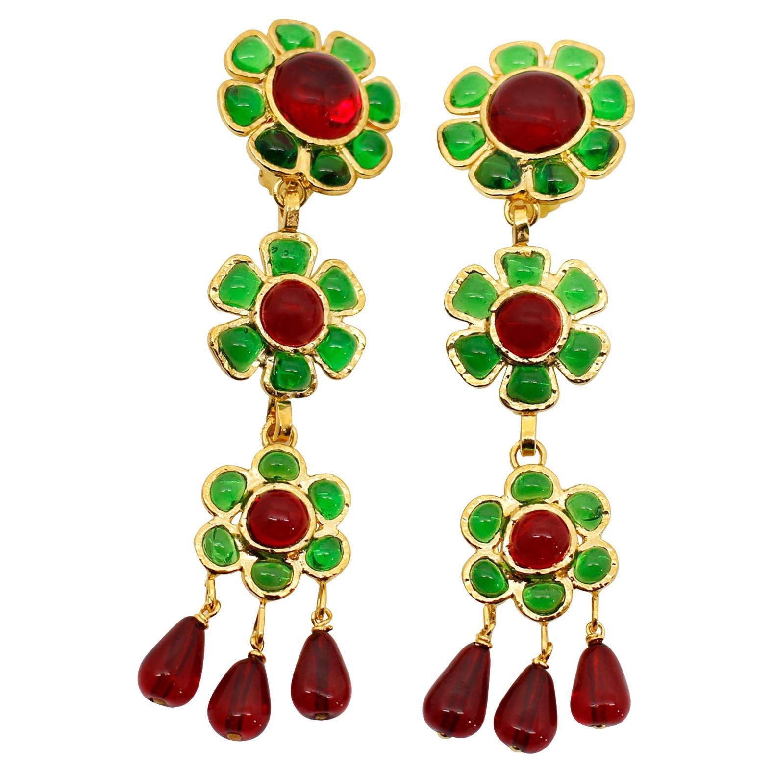 Maison Gripoix Pendientes colgantes vintage de flores rojas y verdes Circa años 80