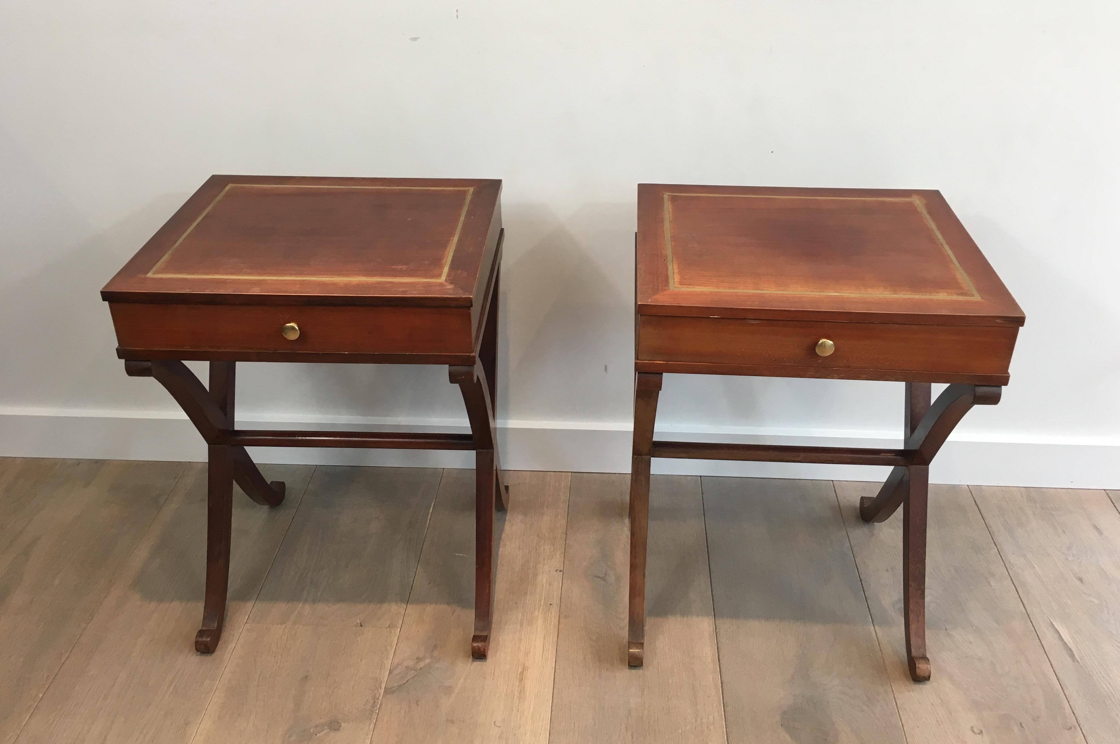 Maison Hirch, Pair of Mahogany and Brass Side Tables, French, circa 1940 In Good Condition In Marcq-en-Barœul, Hauts-de-France