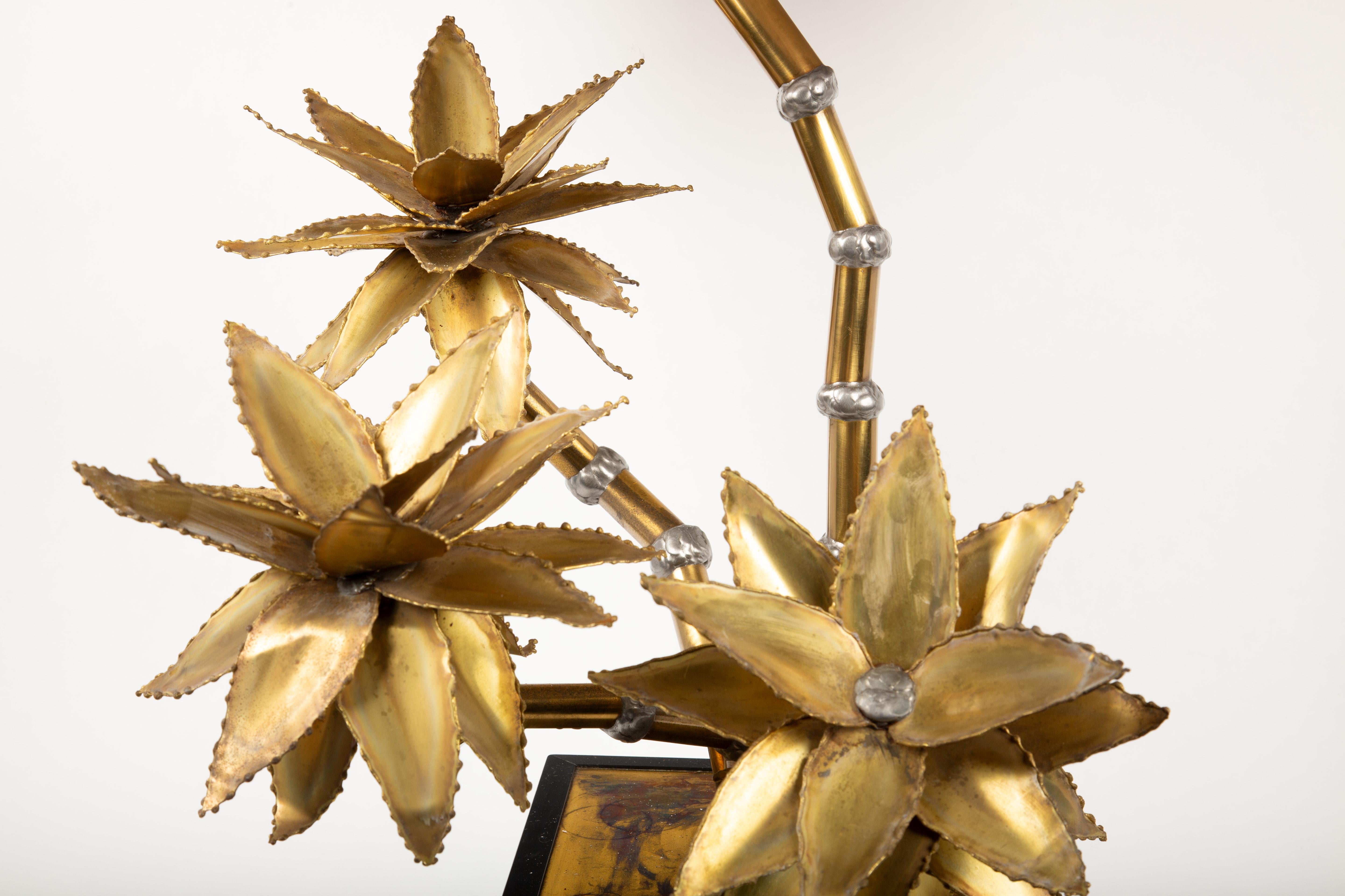 Mid-Century Modern Maison Jansen 1970s Brass Flower Lamp with Black Base
