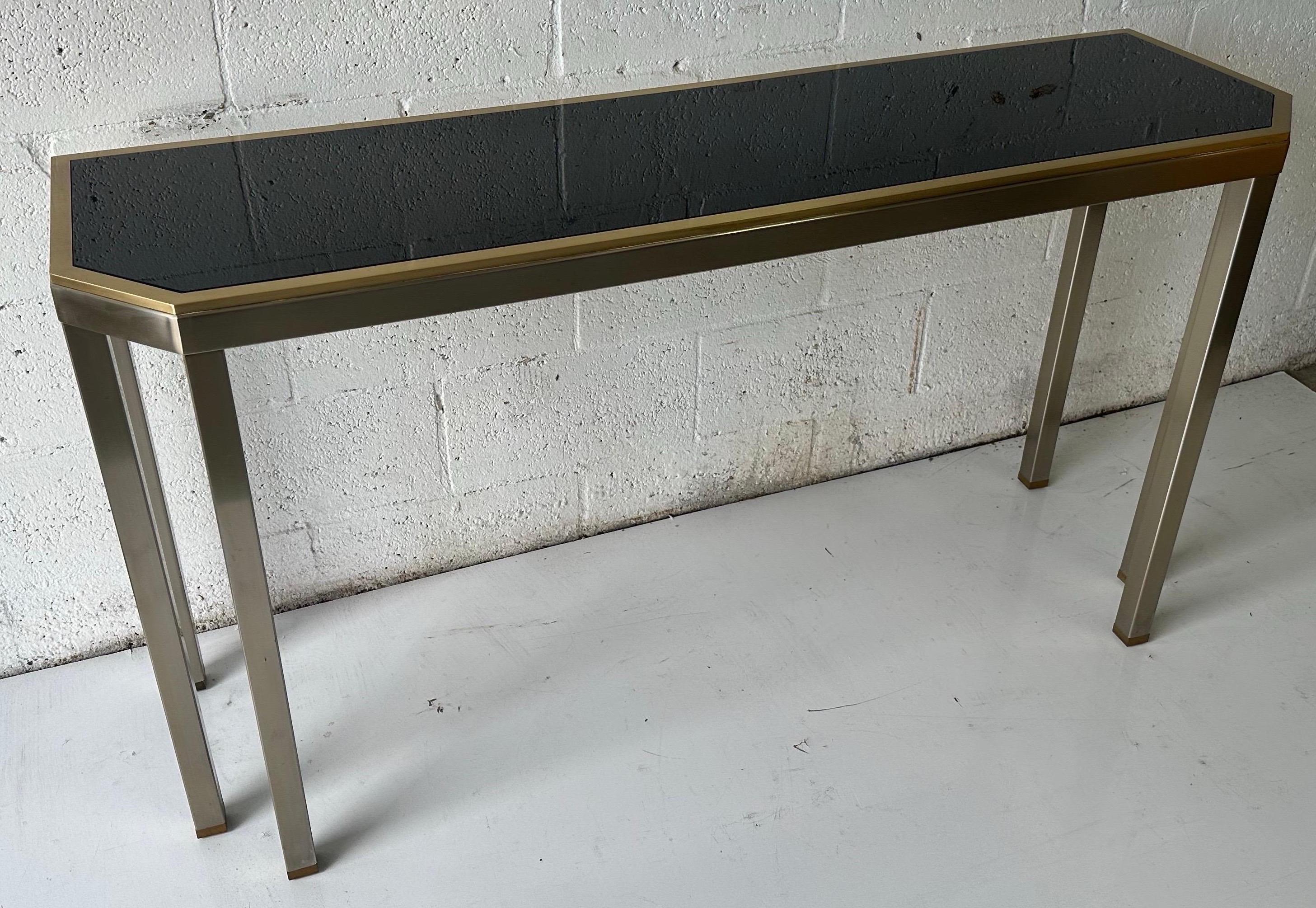 Consola de 6 pies de acero cepillado y opalina negra Maison Jansen y Guy Lefevre Europeo en venta