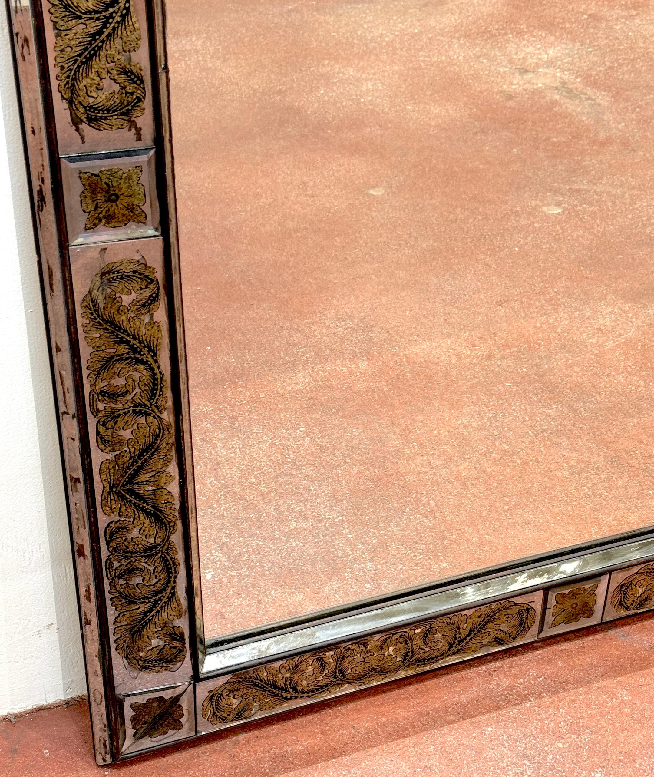 Émaillé Maison Jansen (Atrib.) Miroir à bijoux en forme de treillis floral néoclassique doré en vente
