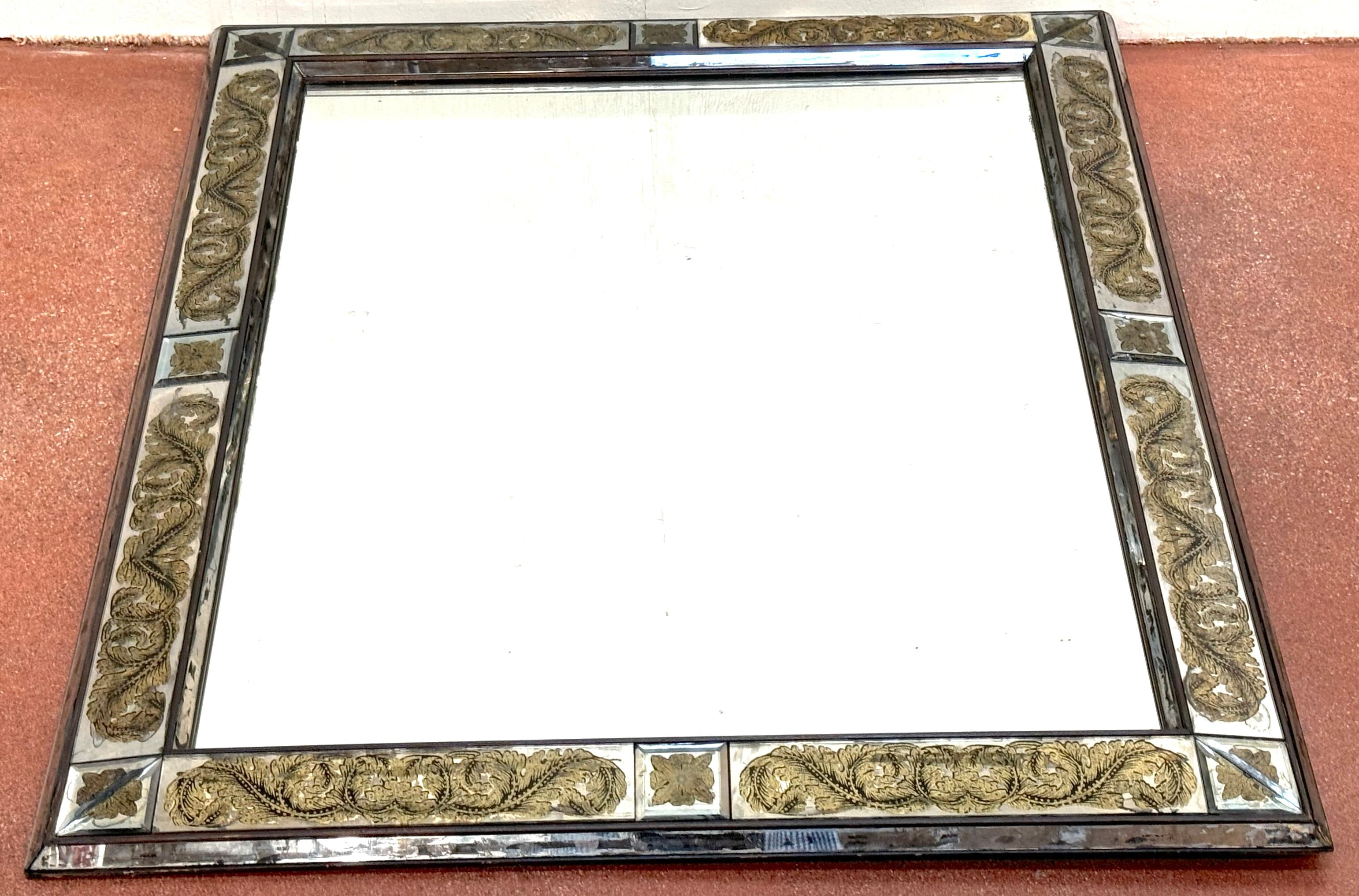 Maison Jansen (Atrib.) Miroir à bijoux en forme de treillis floral néoclassique doré en vente 1