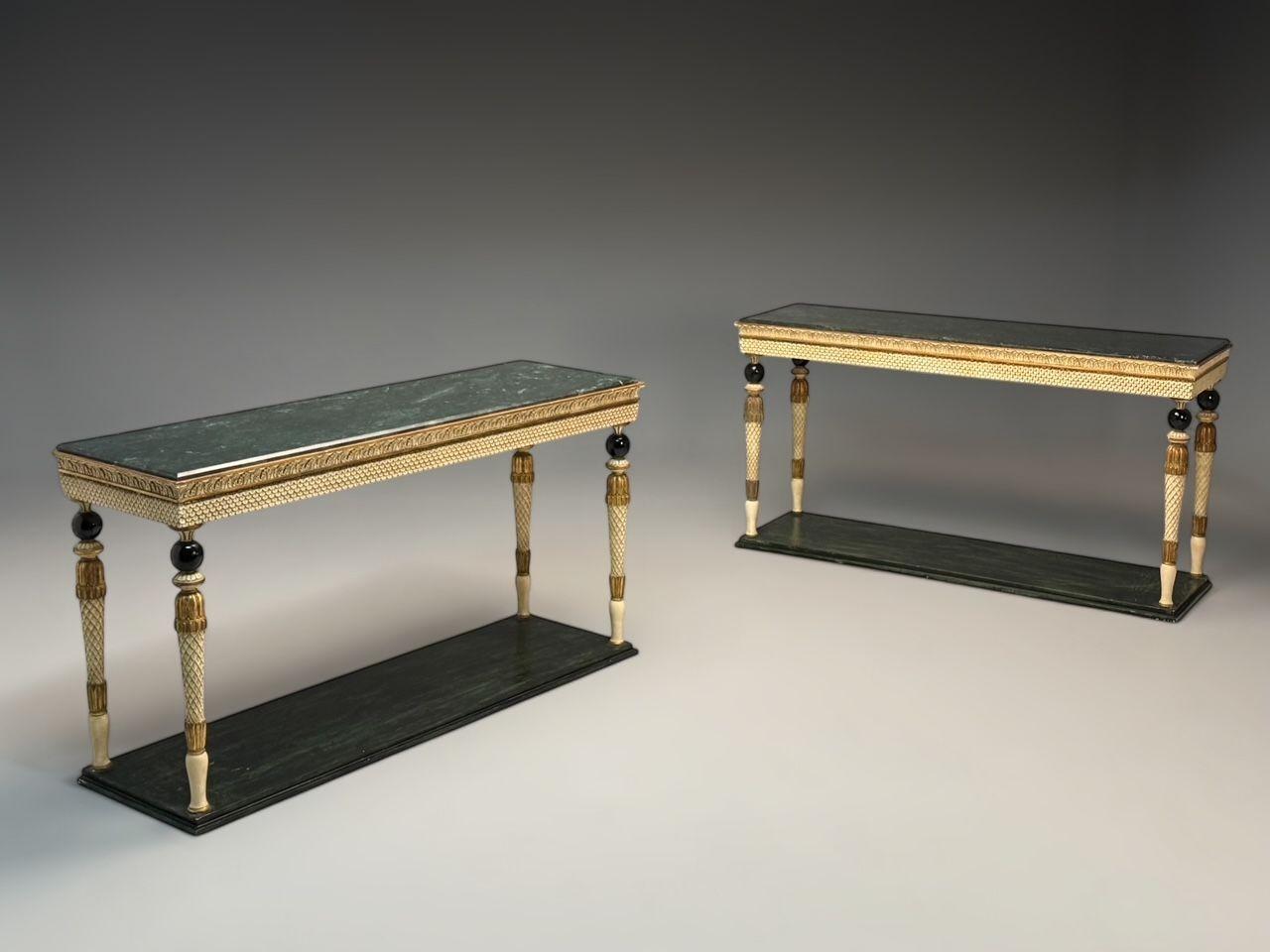 Maison Jansen, style néoclassique, tables console, bois sculpté, marbre vert

Cette paire de consoles à plateau de marbre de style néoclassique, attribuée à la Maison Jansen, est présentée à la page 201 de Jansen Furniture par James Archer Abbott.