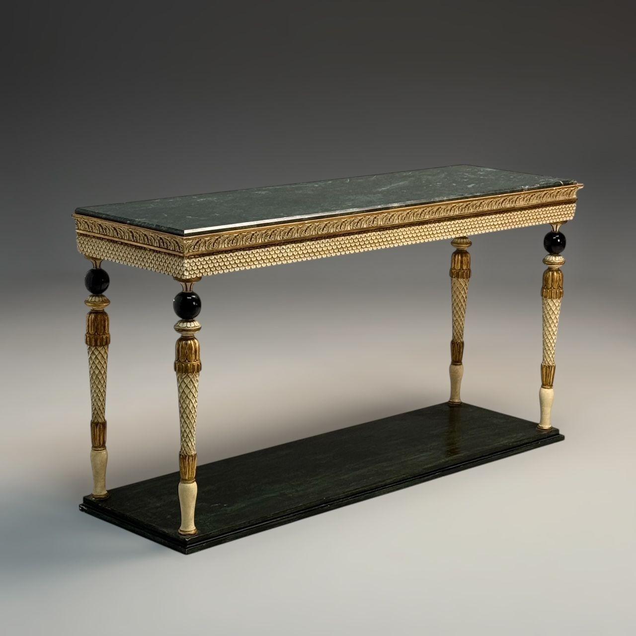 Hollywood Regency Consoles de style néoclassique Maison Jansen, bois sculpté, marbre vert