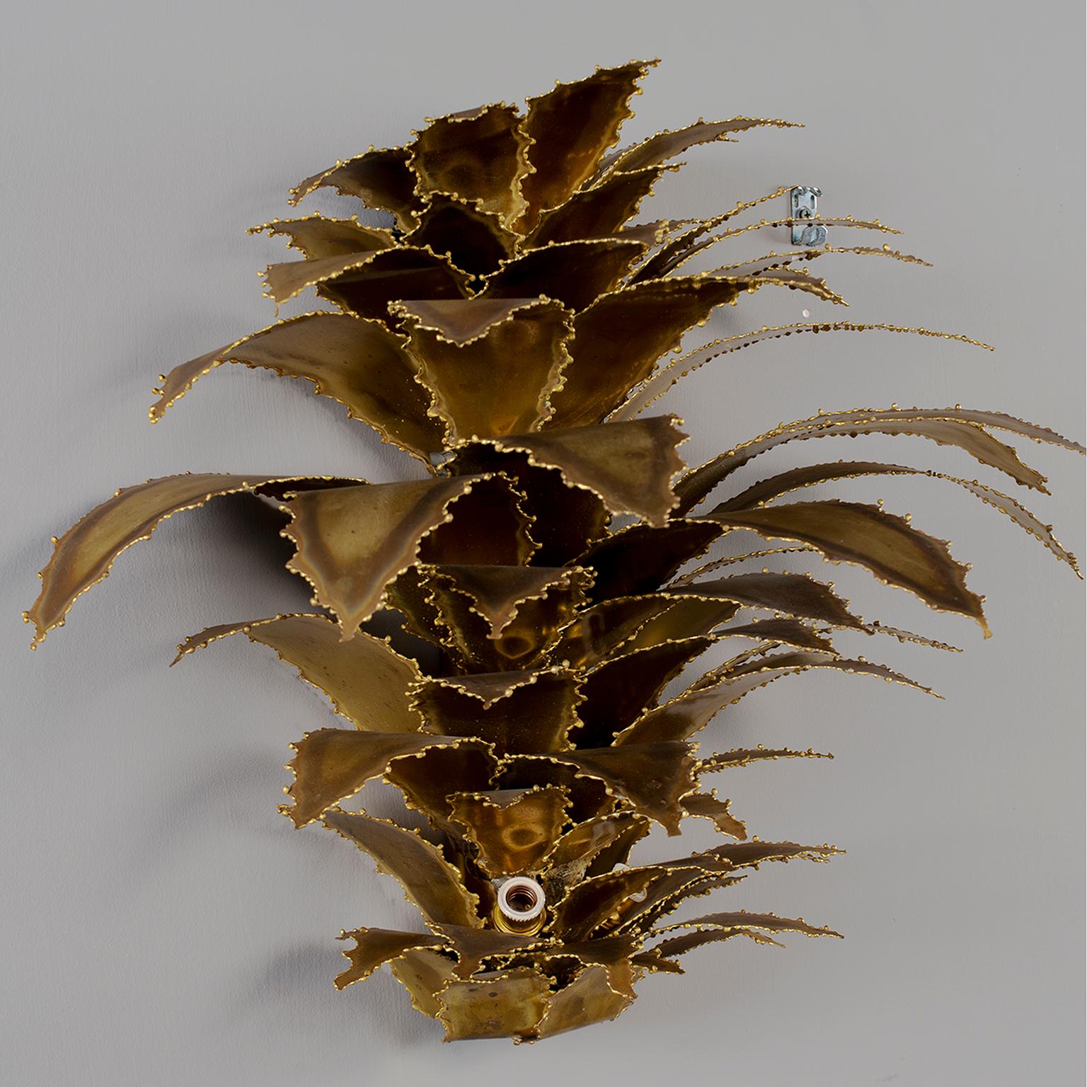 French Maison Jansen Attributed Gilt Metal Sconce with Torch Cut Leaves