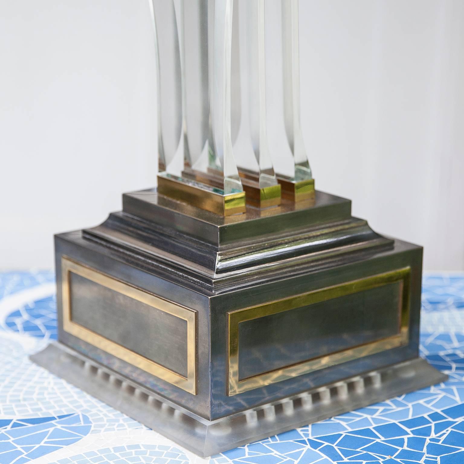 Hollywood Regency Style Lucite Fontaine Table Lamp For Sale 1