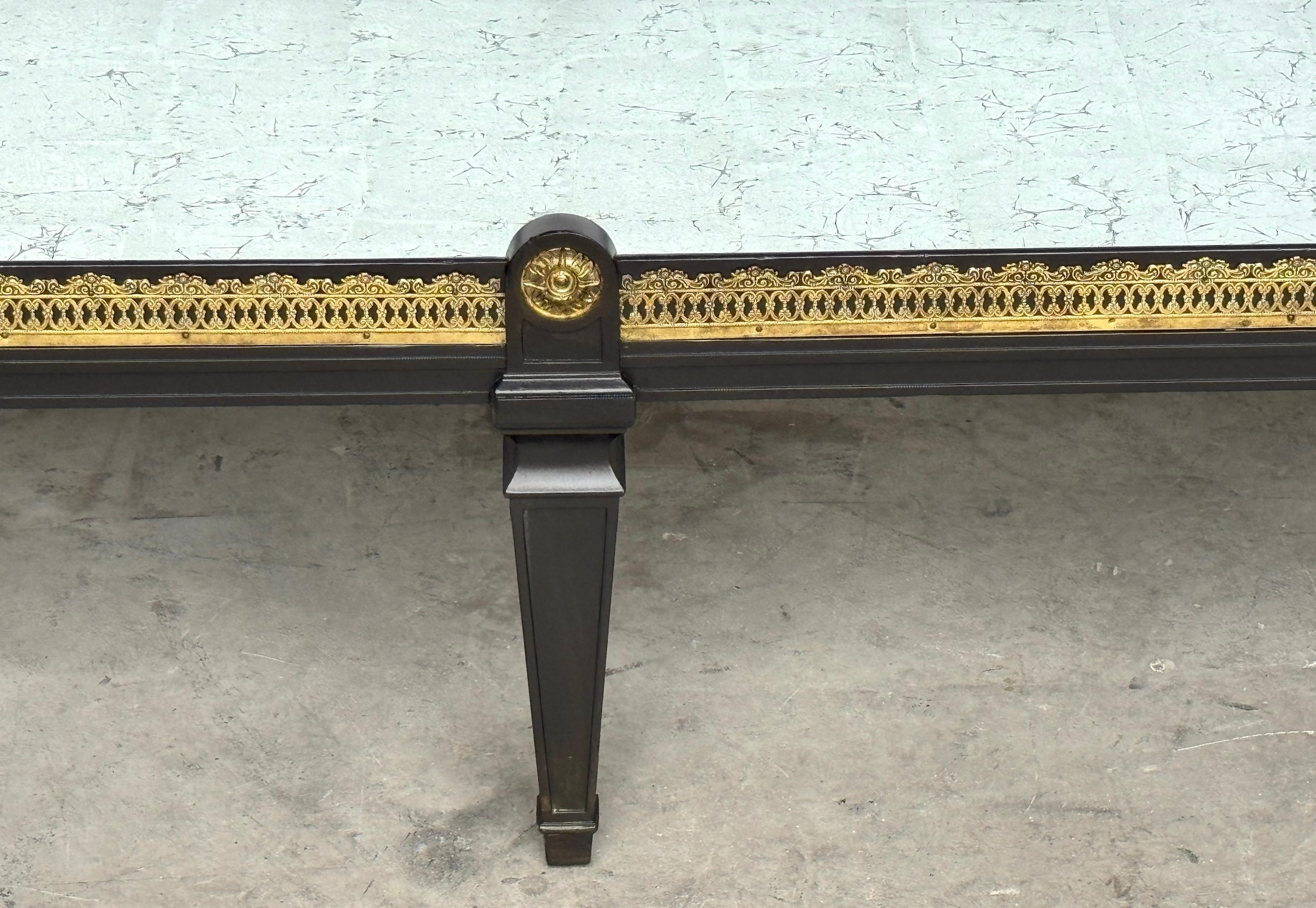 Bronze Maison Jansen Laque noire, bronze et miroir Surtout de Table Table basse en vente