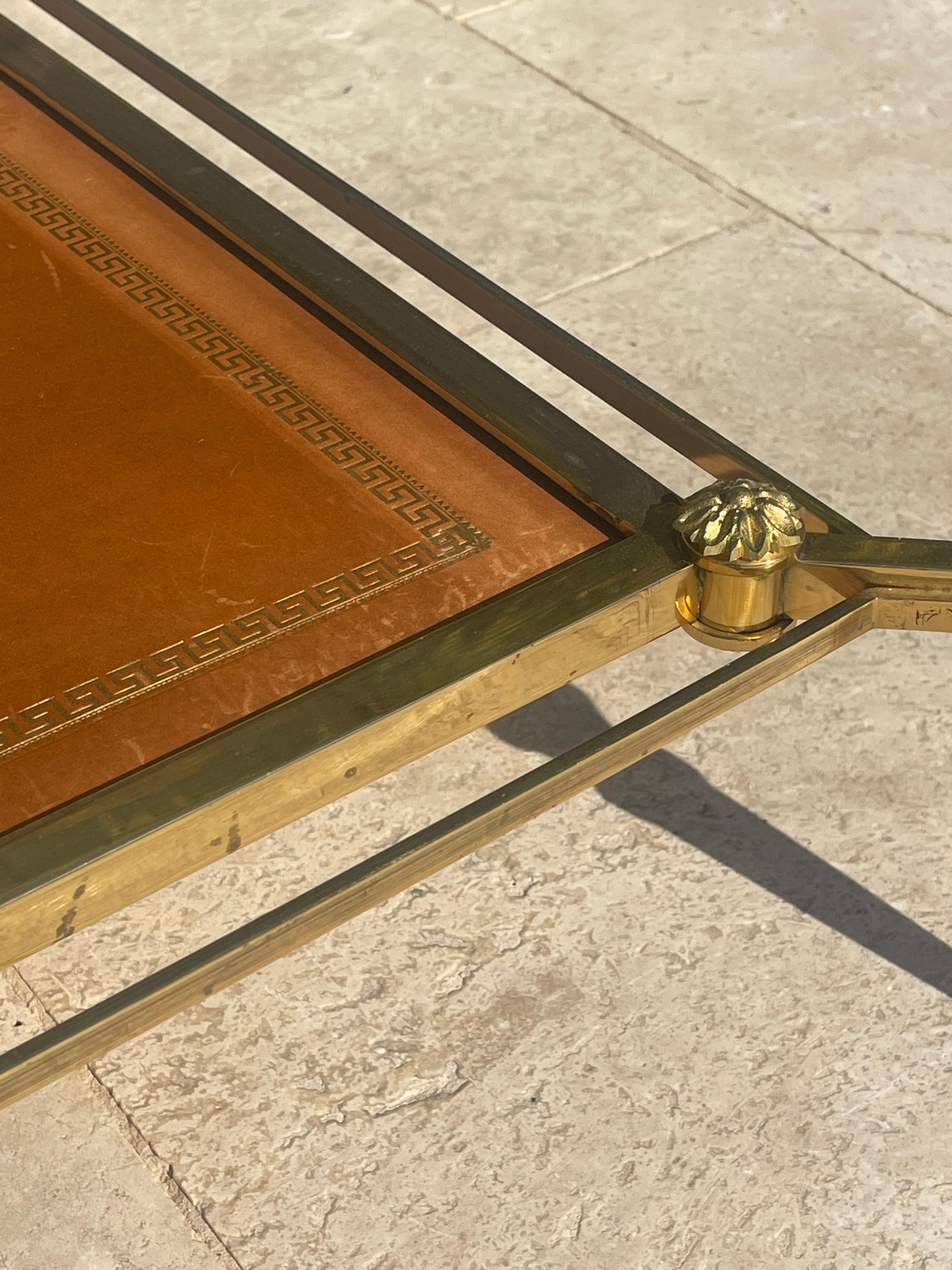 Maison Jansen - Table basse en laiton et cuir en vente 12