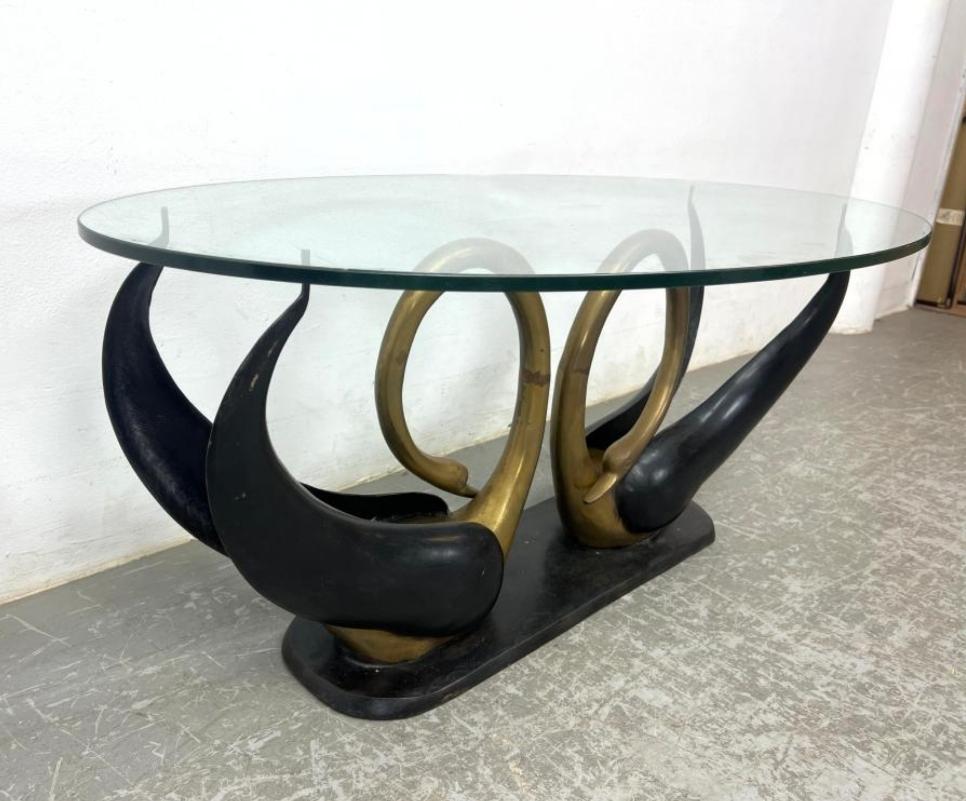 Fin du 20e siècle Maison Jansen - Table Cocktail Swan en laiton en vente