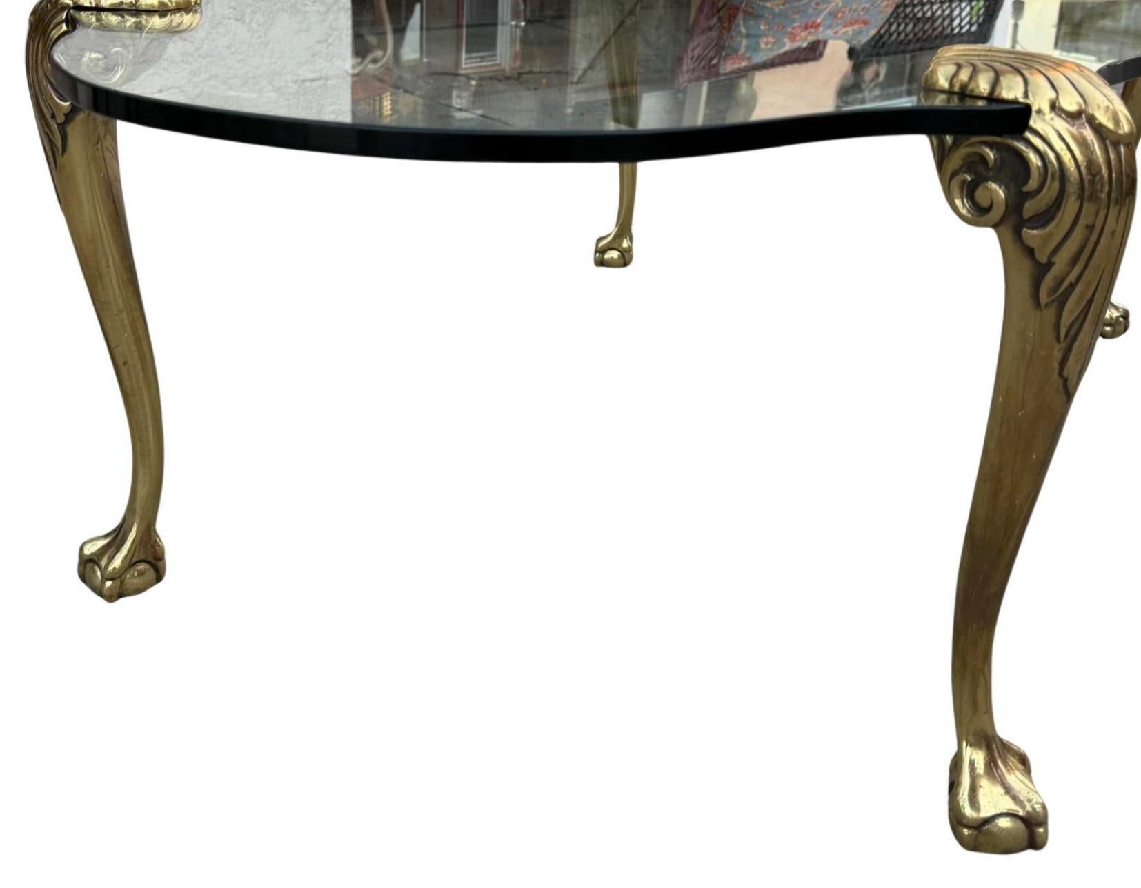 Français Table Cocktail Tables en verre, The Claw and Ball, du milieu du siècle dernier en vente
