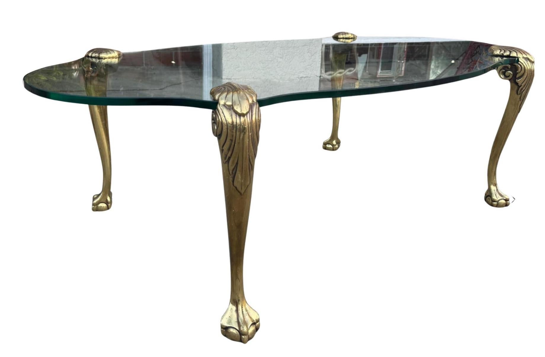 Table Cocktail Tables en verre, The Claw and Ball, du milieu du siècle dernier Bon état - En vente à LOS ANGELES, CA