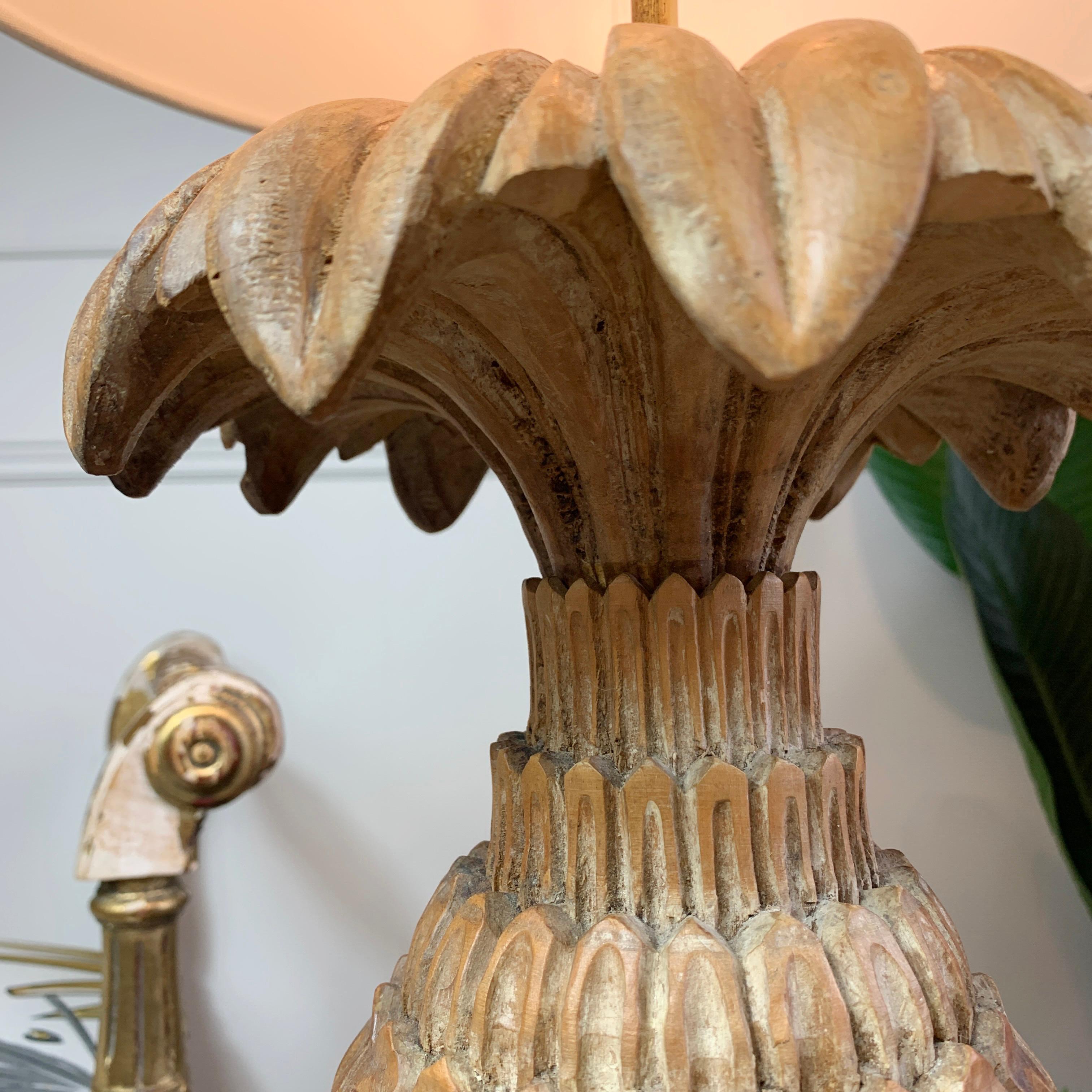 Maison Jansen Carved Wooden Pineapple Table Lamp In Good Condition For Sale In Hastings, GB