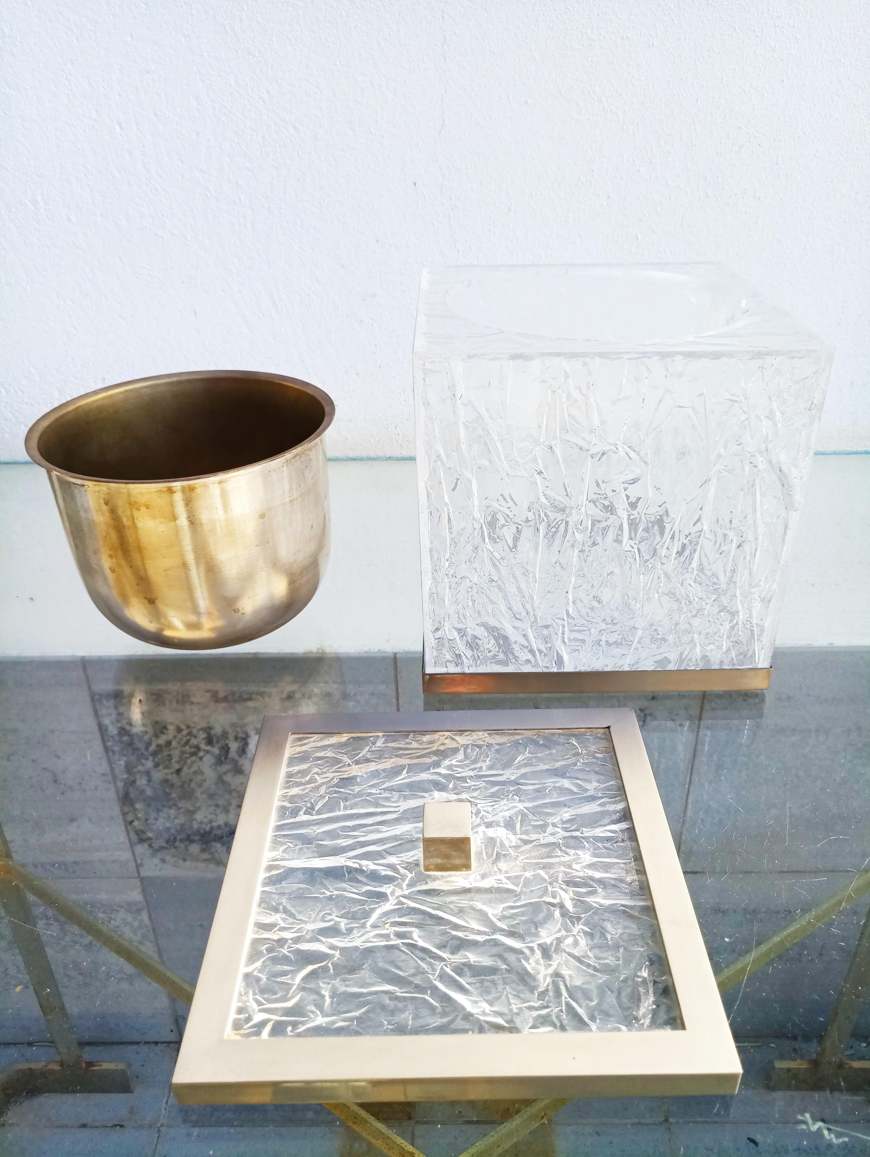 Maison Jansen Cracked Lucite Ice Bucket and Coasters, France, 1970s 4