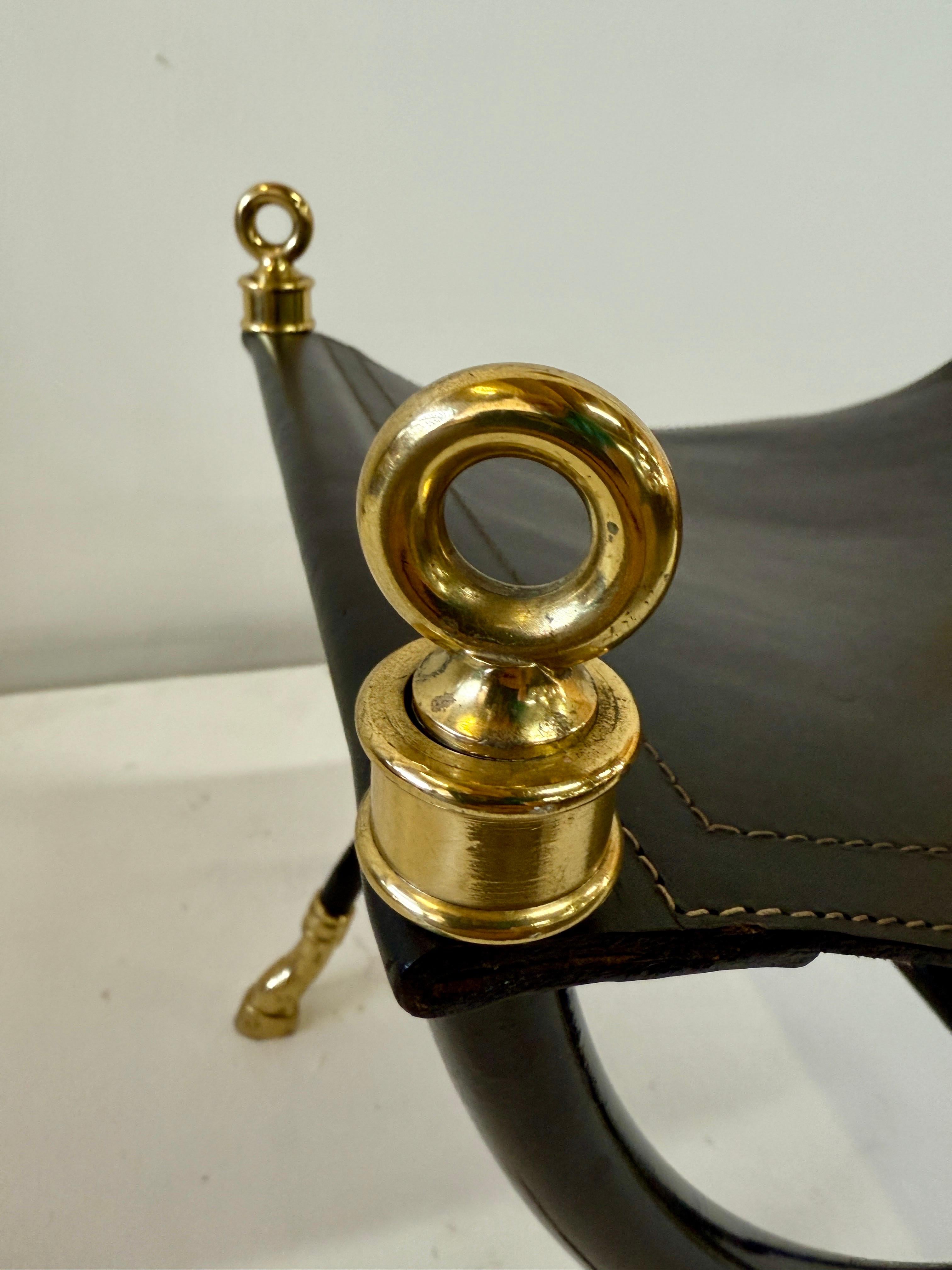 Metallo Sgabello Maison Jansen Curule in pelle cucita, ottone e metallo in vendita