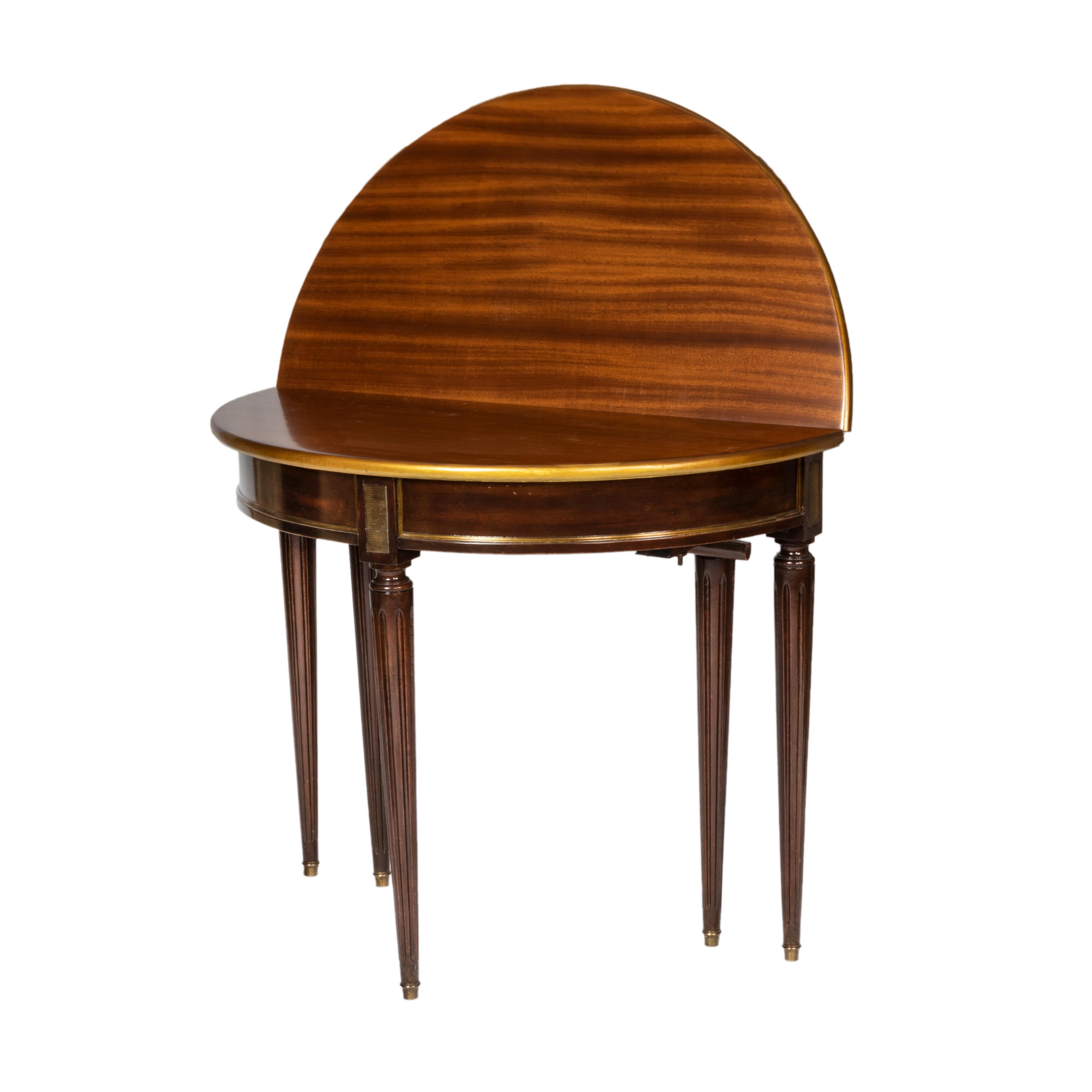 Moulage Table de salle à manger de style Directoire de la Maison Jansen, 20e siècle en vente