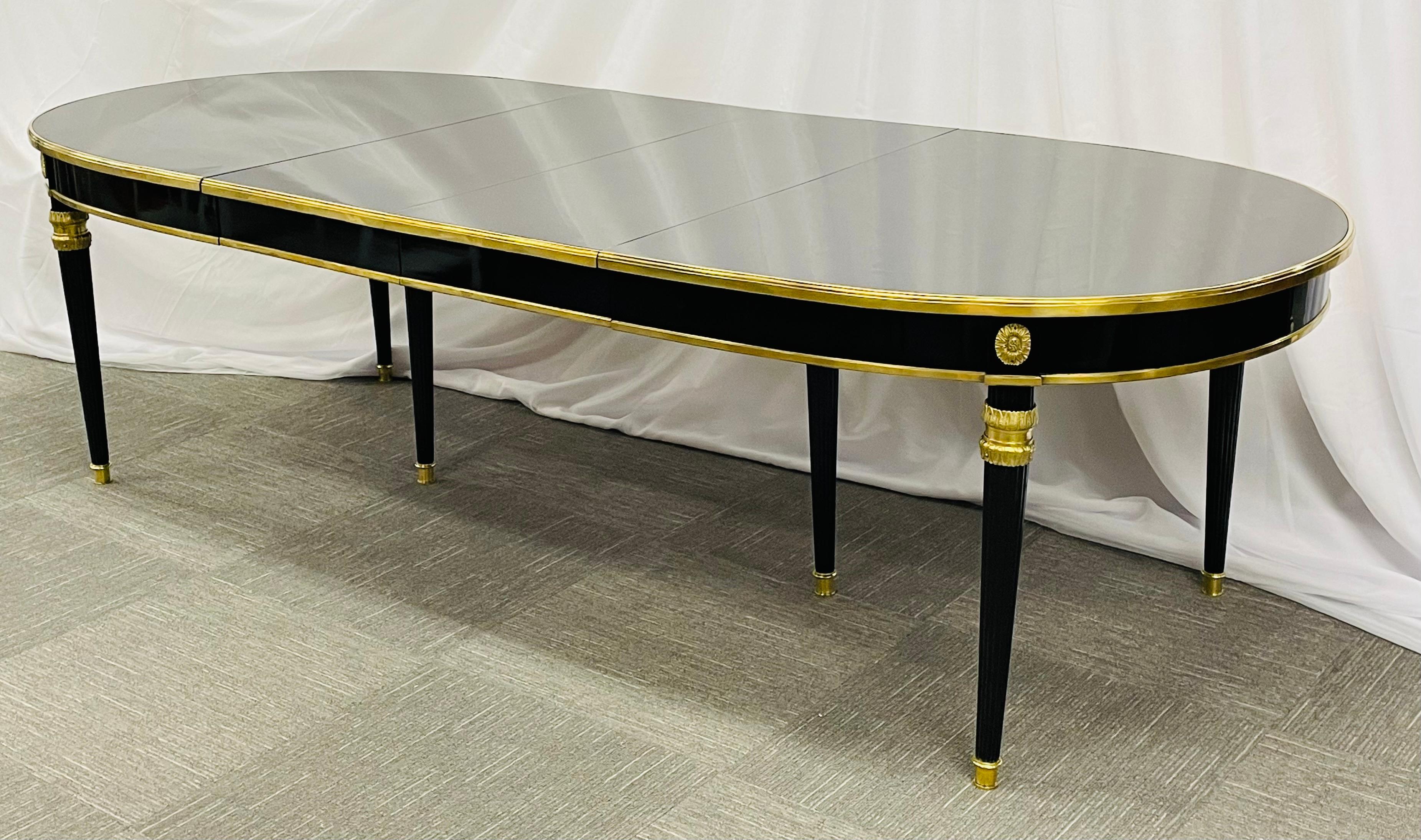 Maison Jansen Ebony Dining Table. Louis XVI Style 2 Leaves In Good Condition For Sale In Stamford, CT
