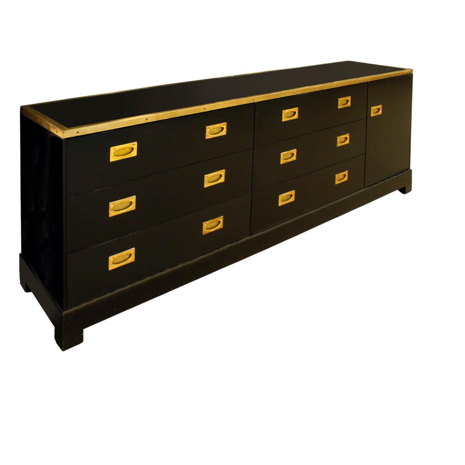 Mid-Century Modern Maison Jansen Elegant Chest of Drawer in Black Lacquer with Brass, 1970s