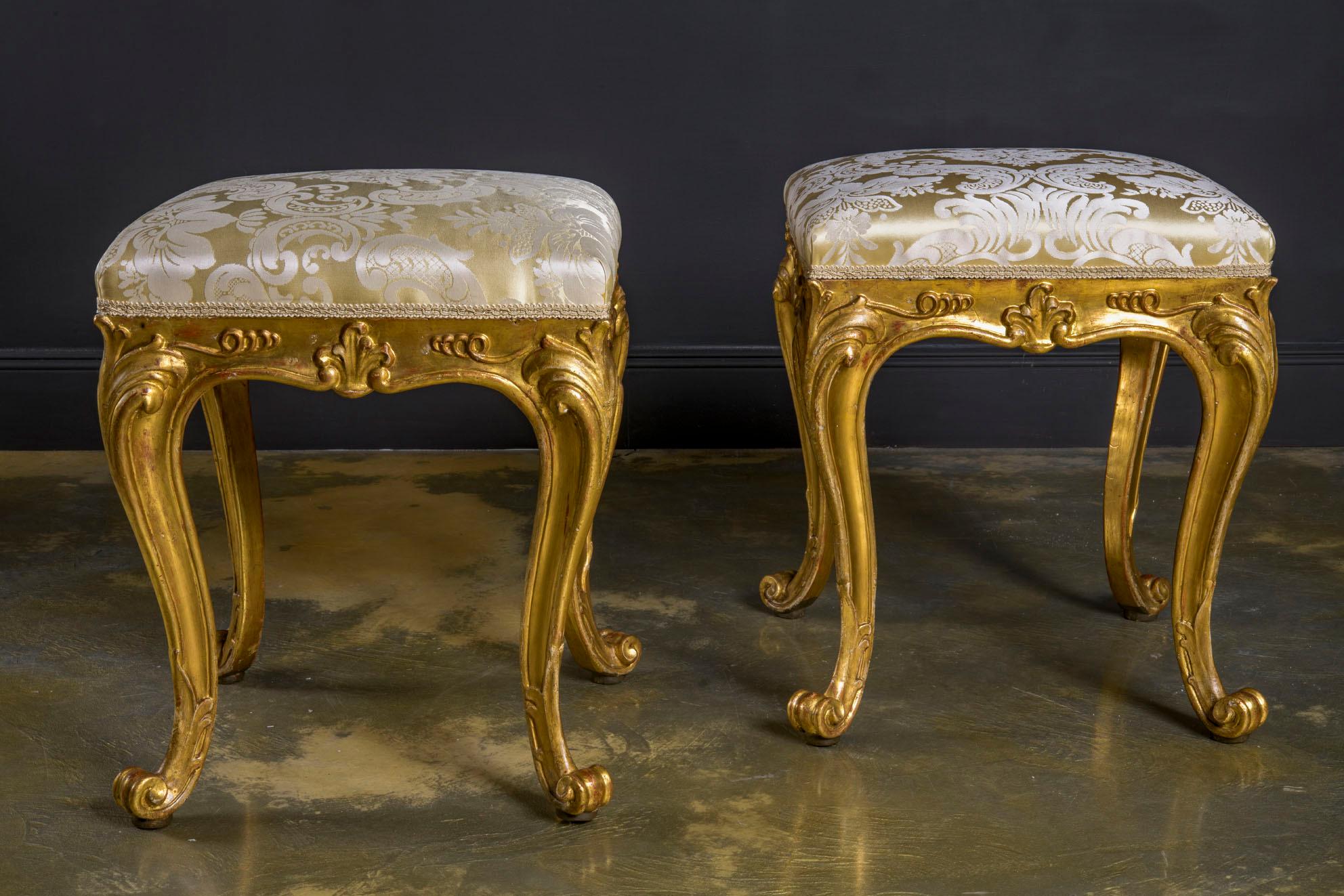 Stunning and elegant hand carved giltwood pair of benches, 19th century French Louis XV style created very probably by Maison Jansen. 
The very high quality and beauty of this work allow to be attributed to the celebrated French Maison