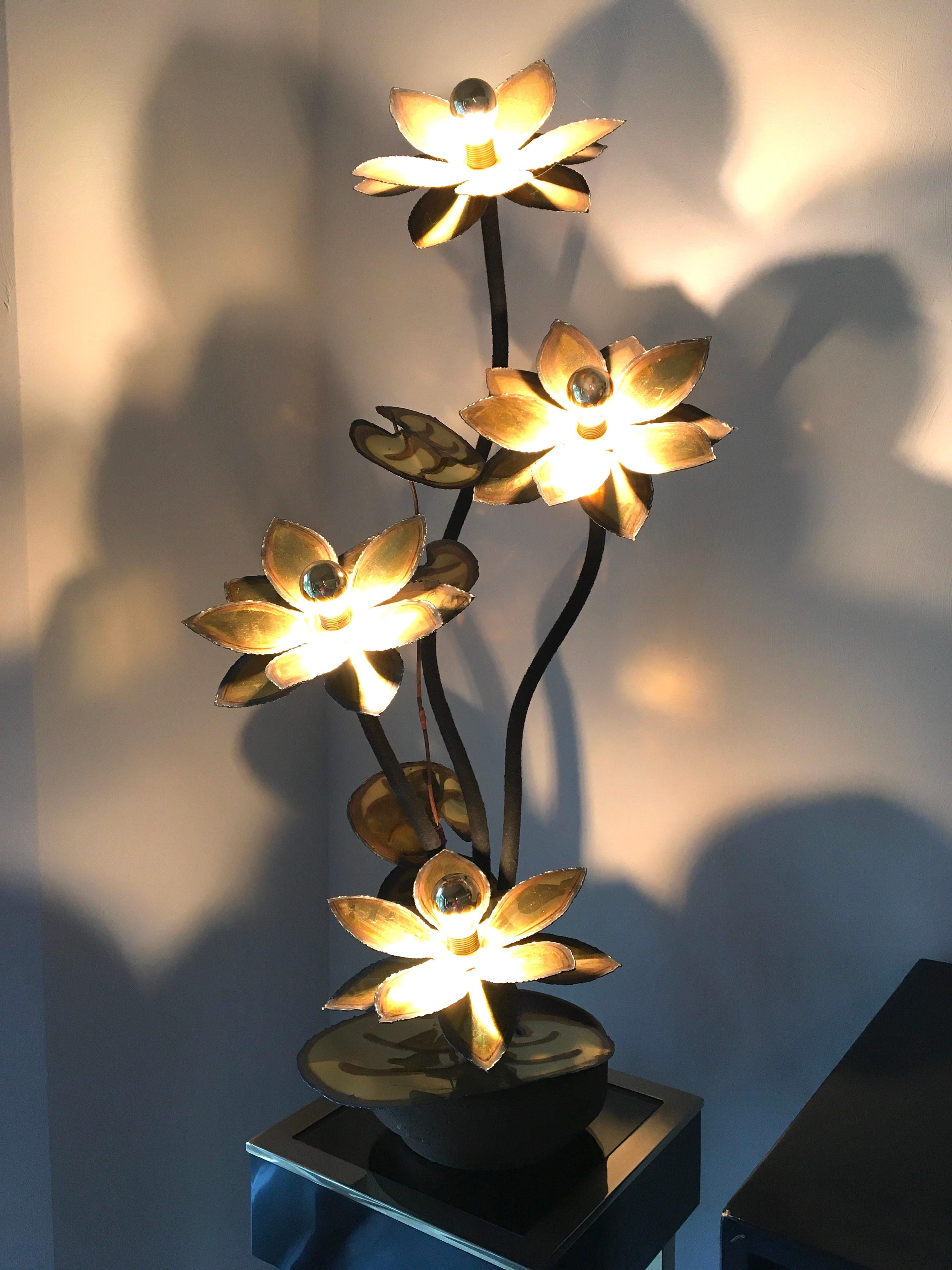 Lampadaire ou lampe de bureau à 4 fleurs Maison Jansen  en vente 3