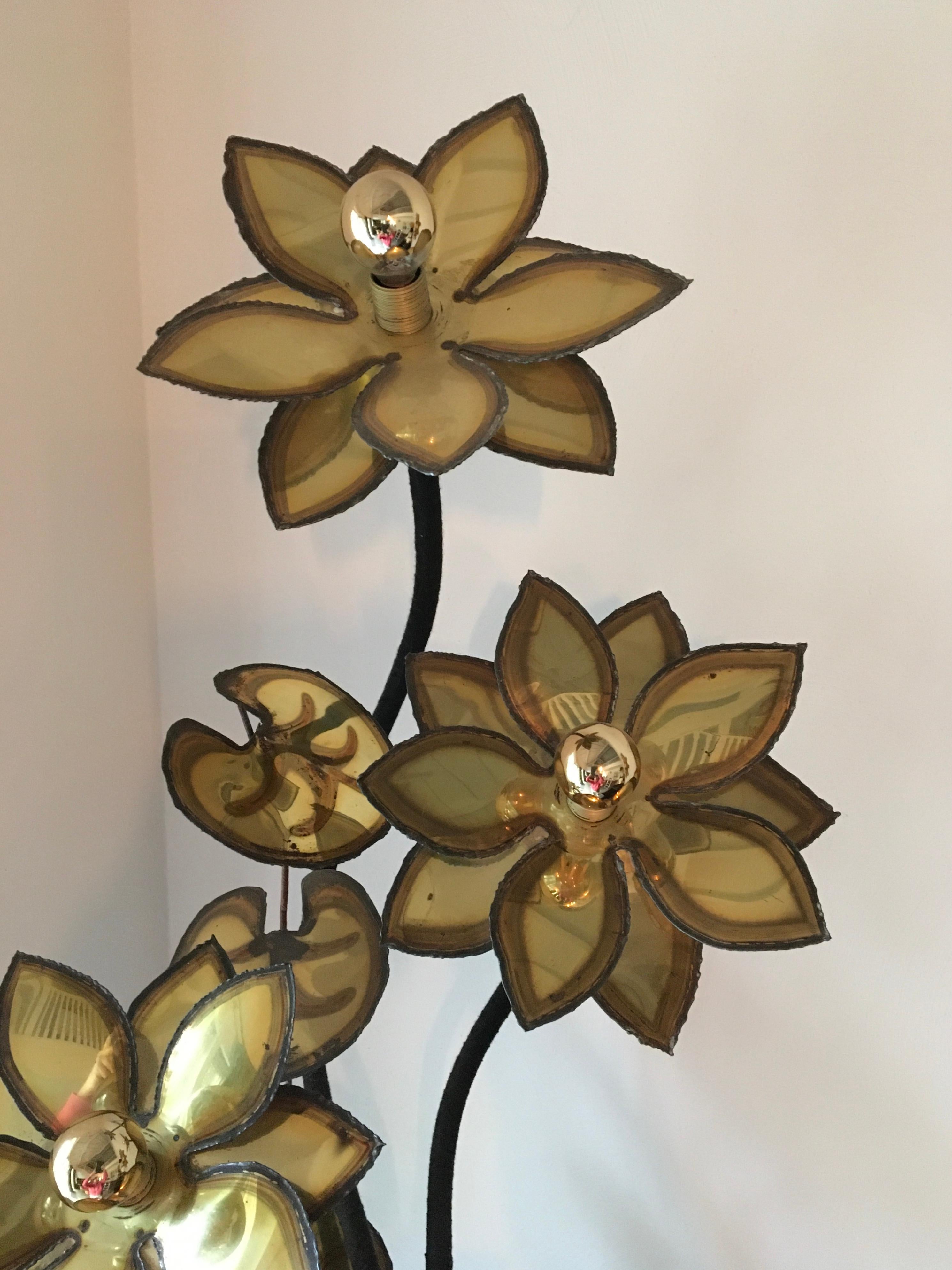 Français Lampadaire ou lampe de bureau à 4 fleurs Maison Jansen  en vente