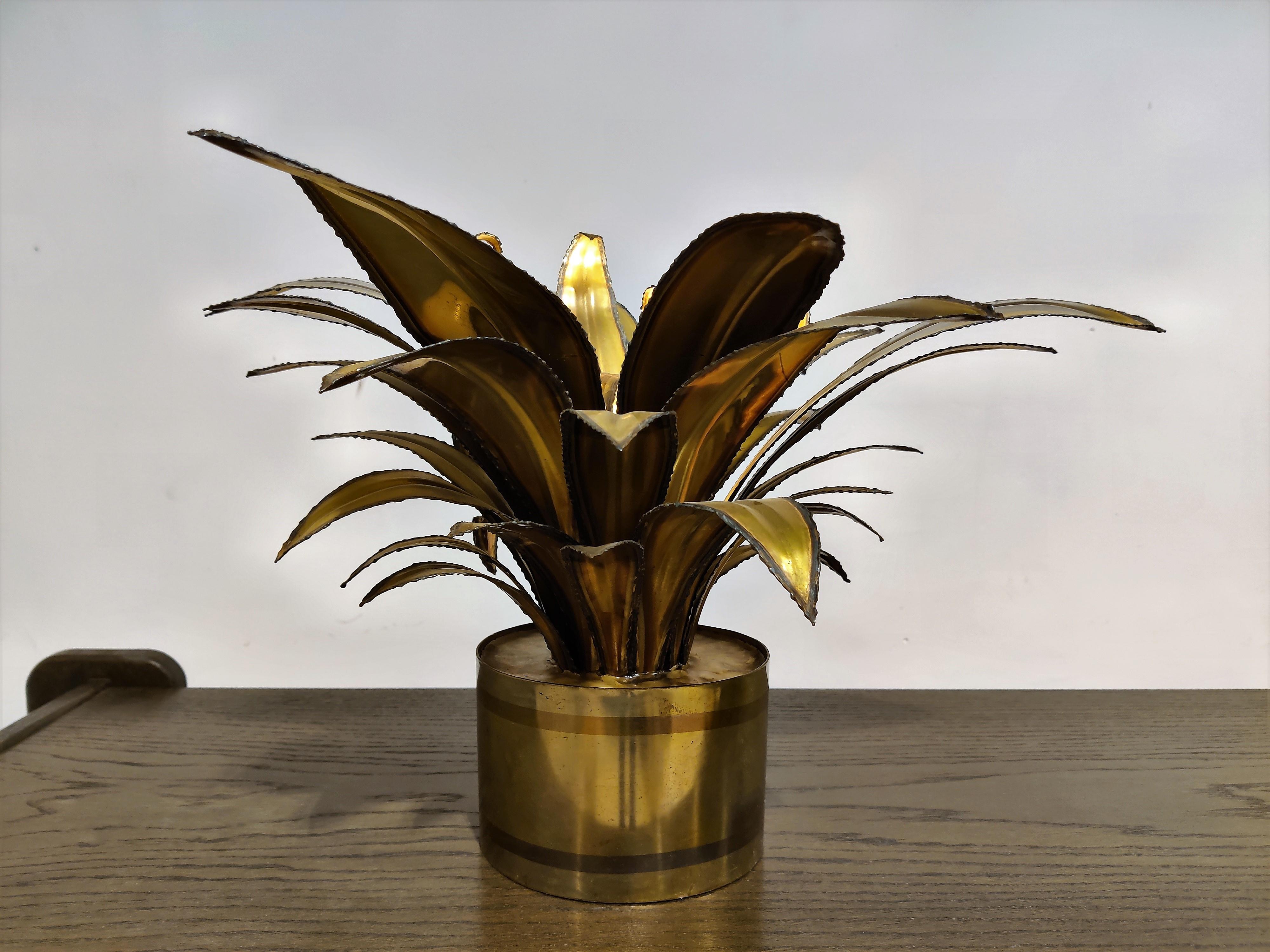 Lámpara de mesa Flor Maison Jansen, años 70 Regencia de Hollywood en venta